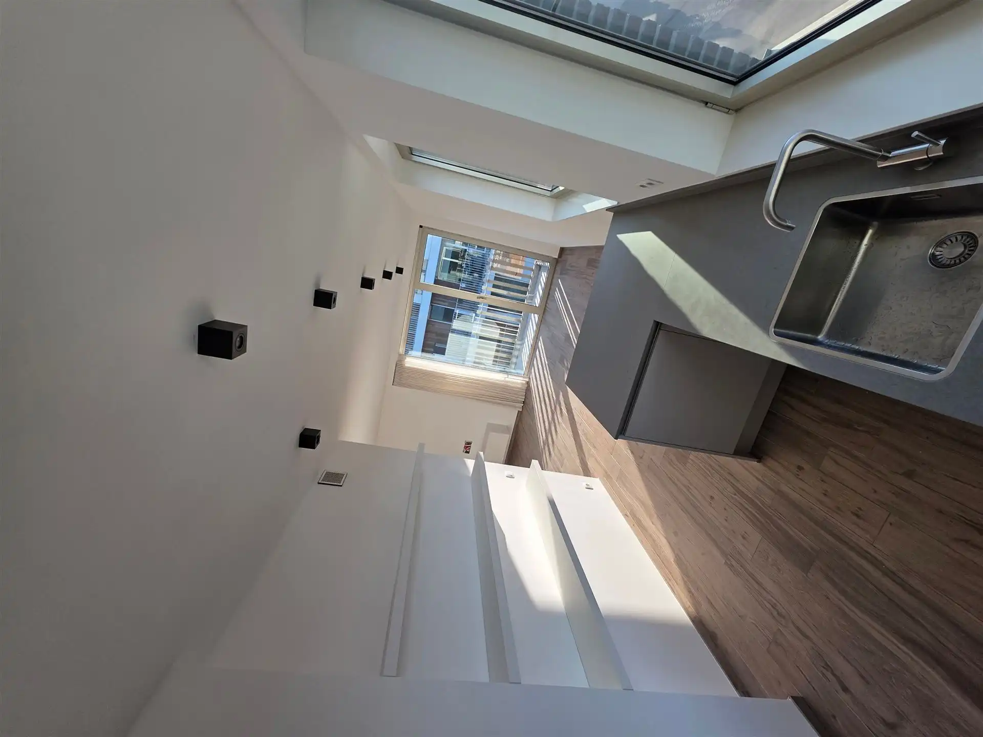 Lichtrijk appartement met zonnig terras! foto 4