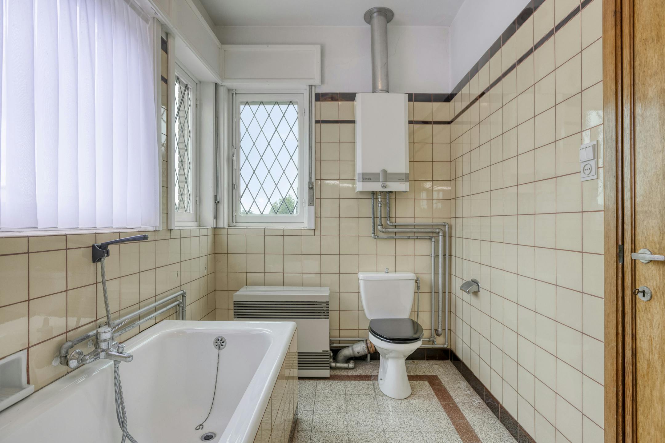 Ruime woning met tuin en garage op 1.845m² te Alveringem. foto 24
