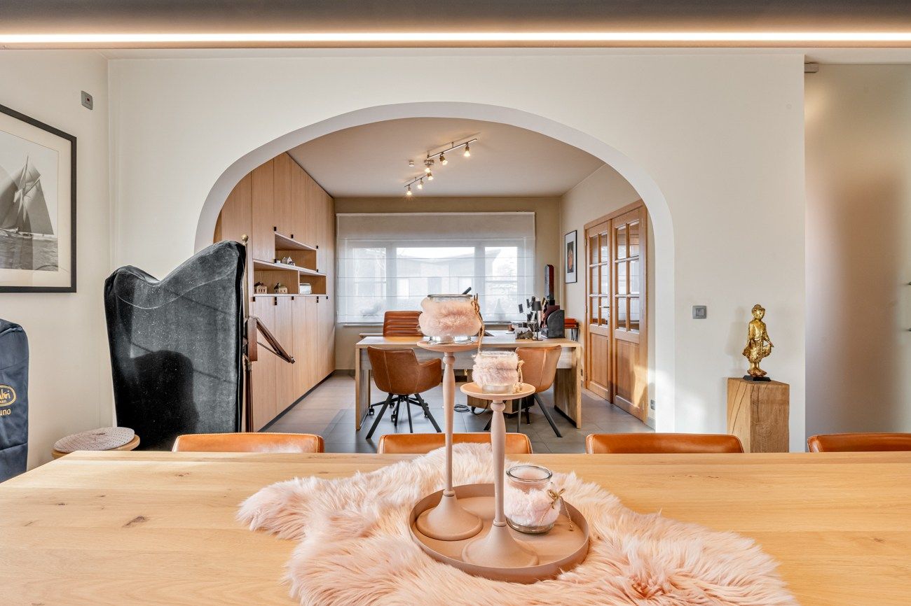 Instapklare open bebouwing met 4 slaapkamers en 2 badkamers foto 9