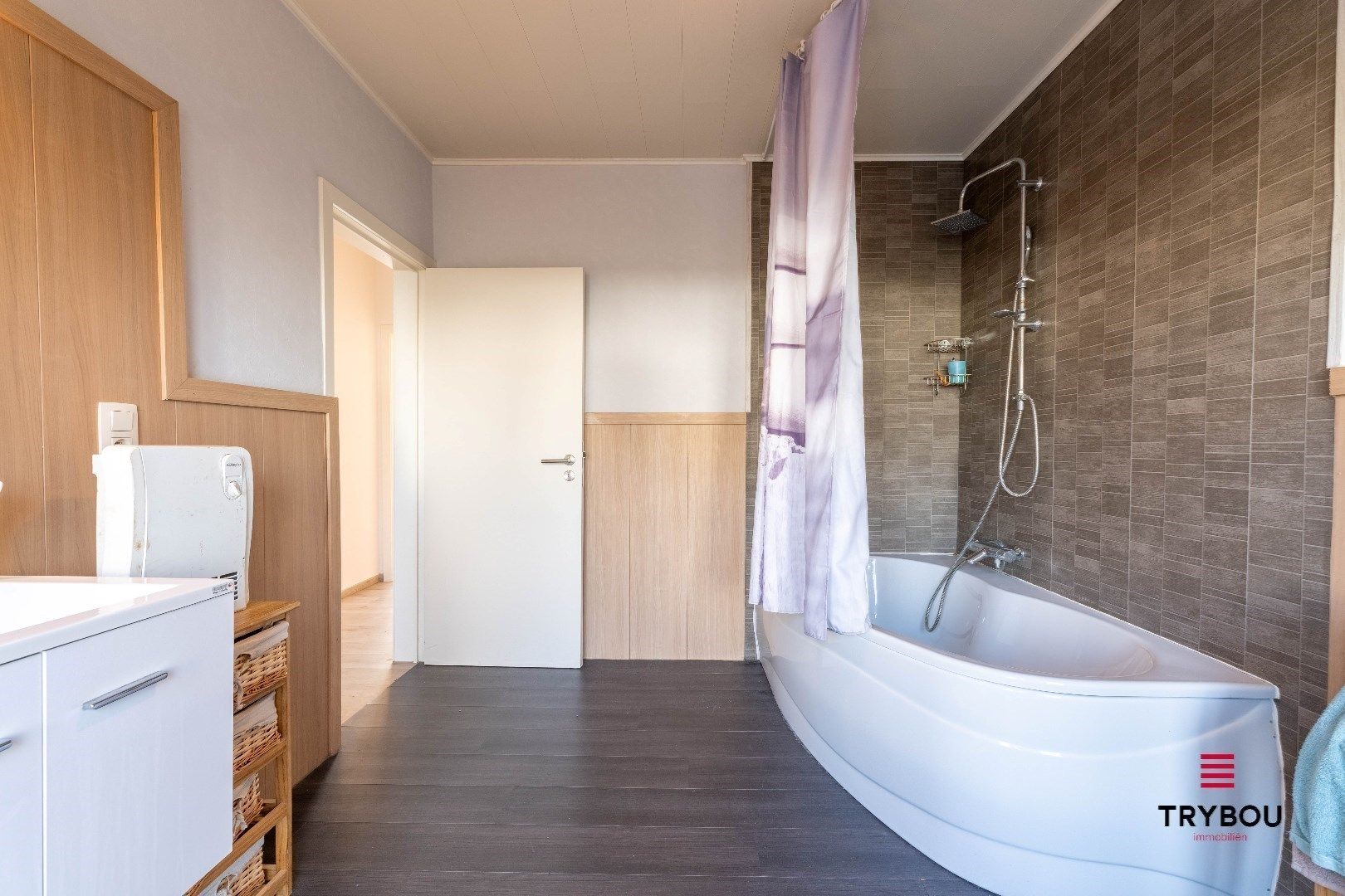 Kwalitatieve karakterwoning met ruime garage, pal in het centrum van Houthulst foto 19