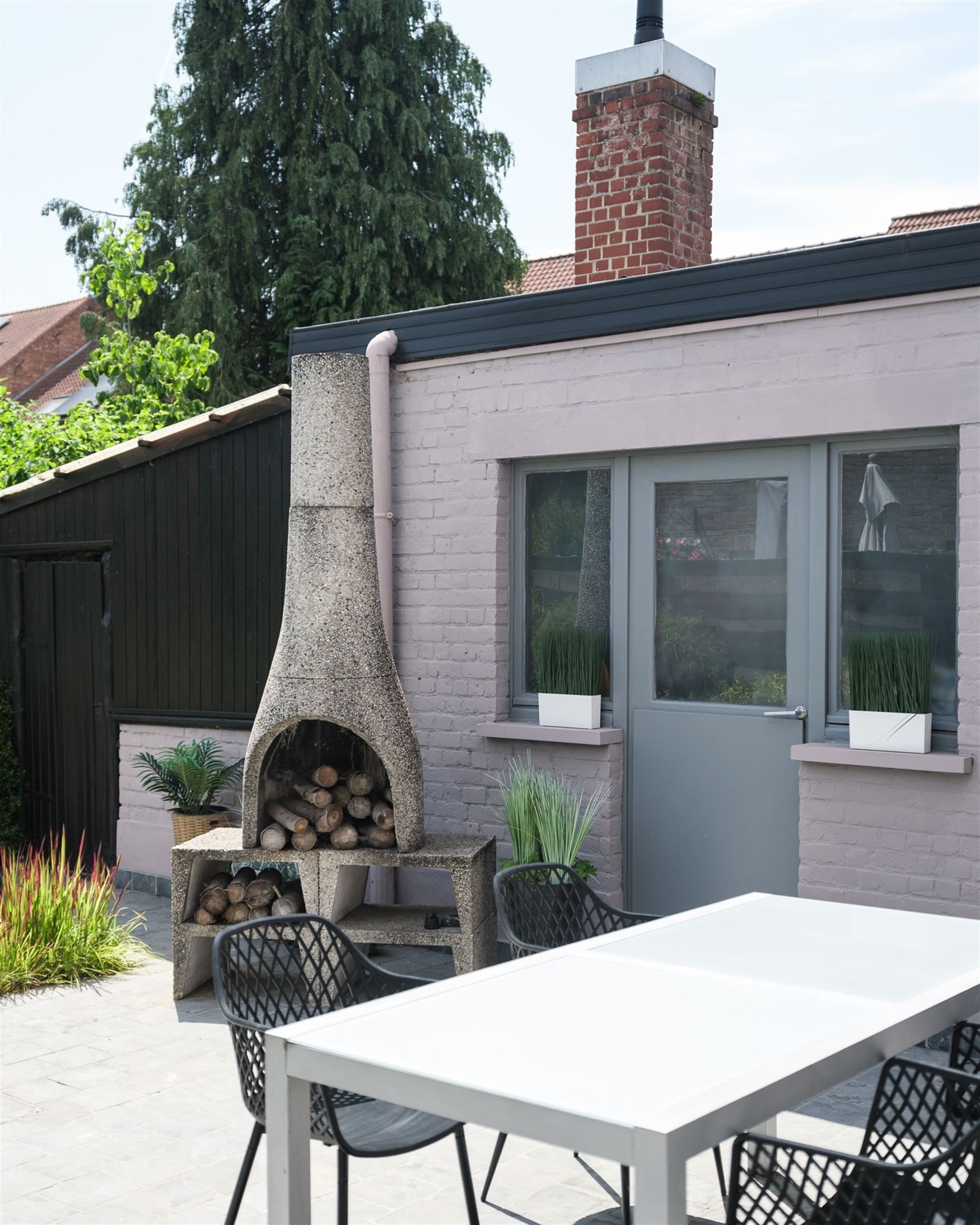 Ruime woning met karkater en zonnige tuin foto 23