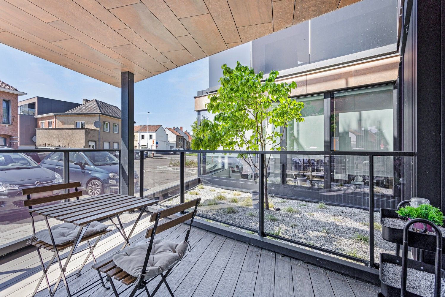 Modern appartement met ruim terras in centrum Sint-Truiden foto 2