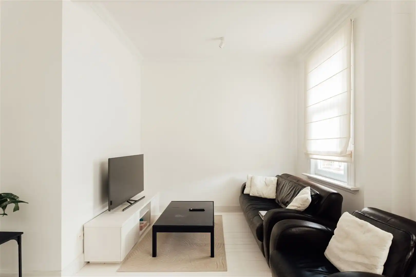 Opbrengsteigendom met praktijk en duplex appartement foto 29