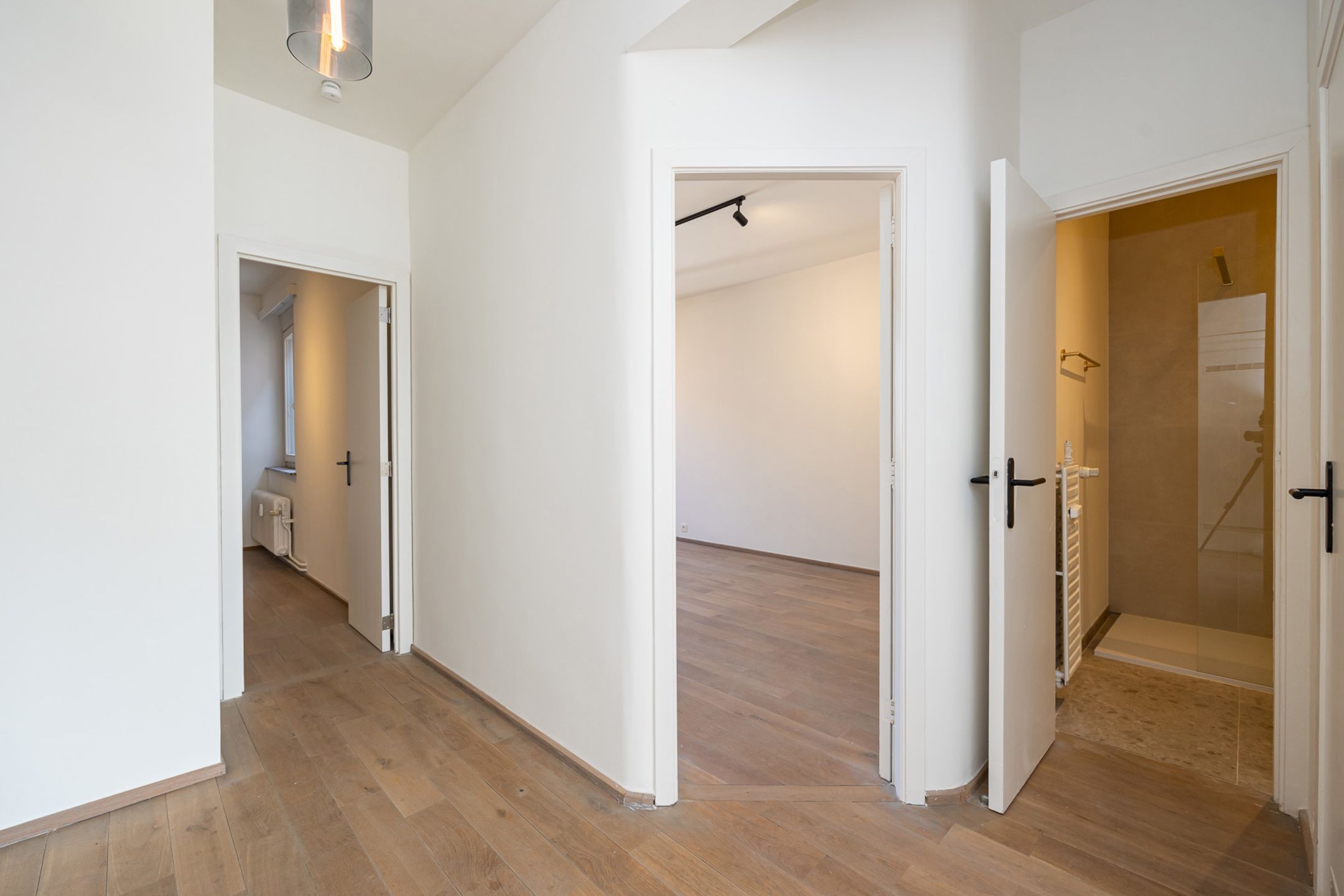 ANTWERPEN - HARMONIE - Vernieuwd twee-slaapkamerappartement  foto 11