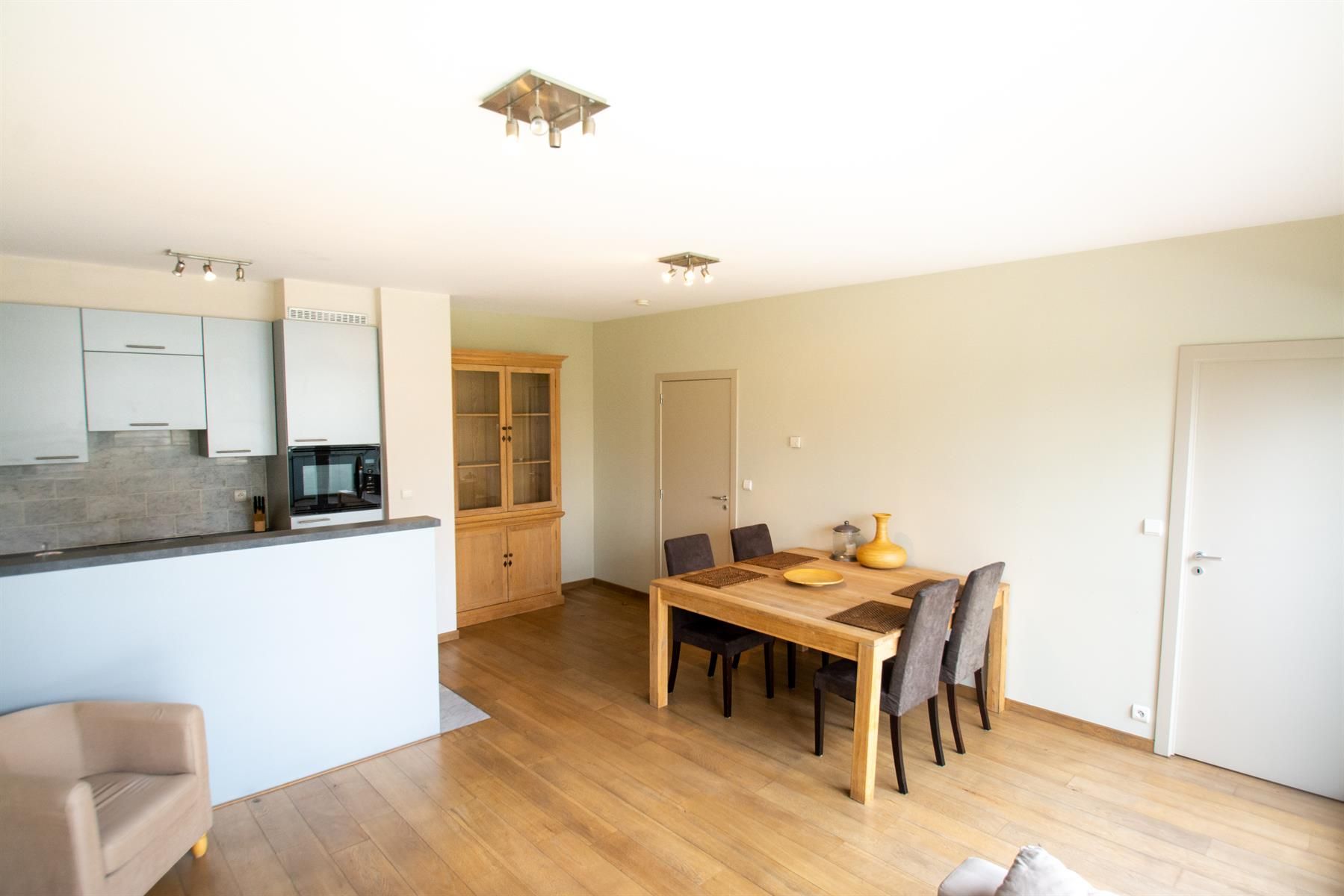 Twee slaapkamer appartement (Europese wijk) foto 4