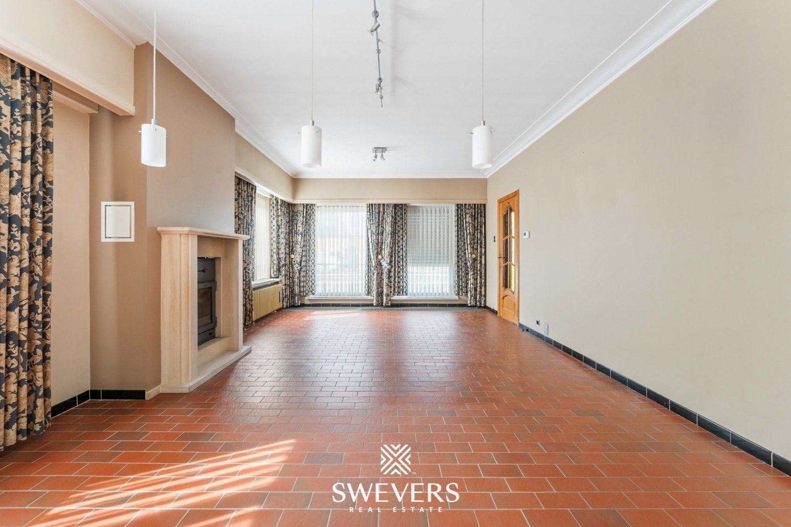 Ruime gezinswoning met 5 SLPK en veel potentieel in groene omgeving foto 6