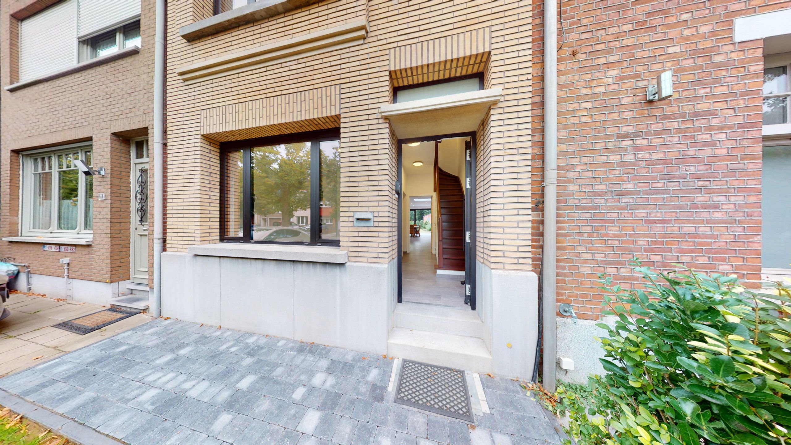 EKEREN - Gerenoveerd huis met zonnige tuin  foto 9