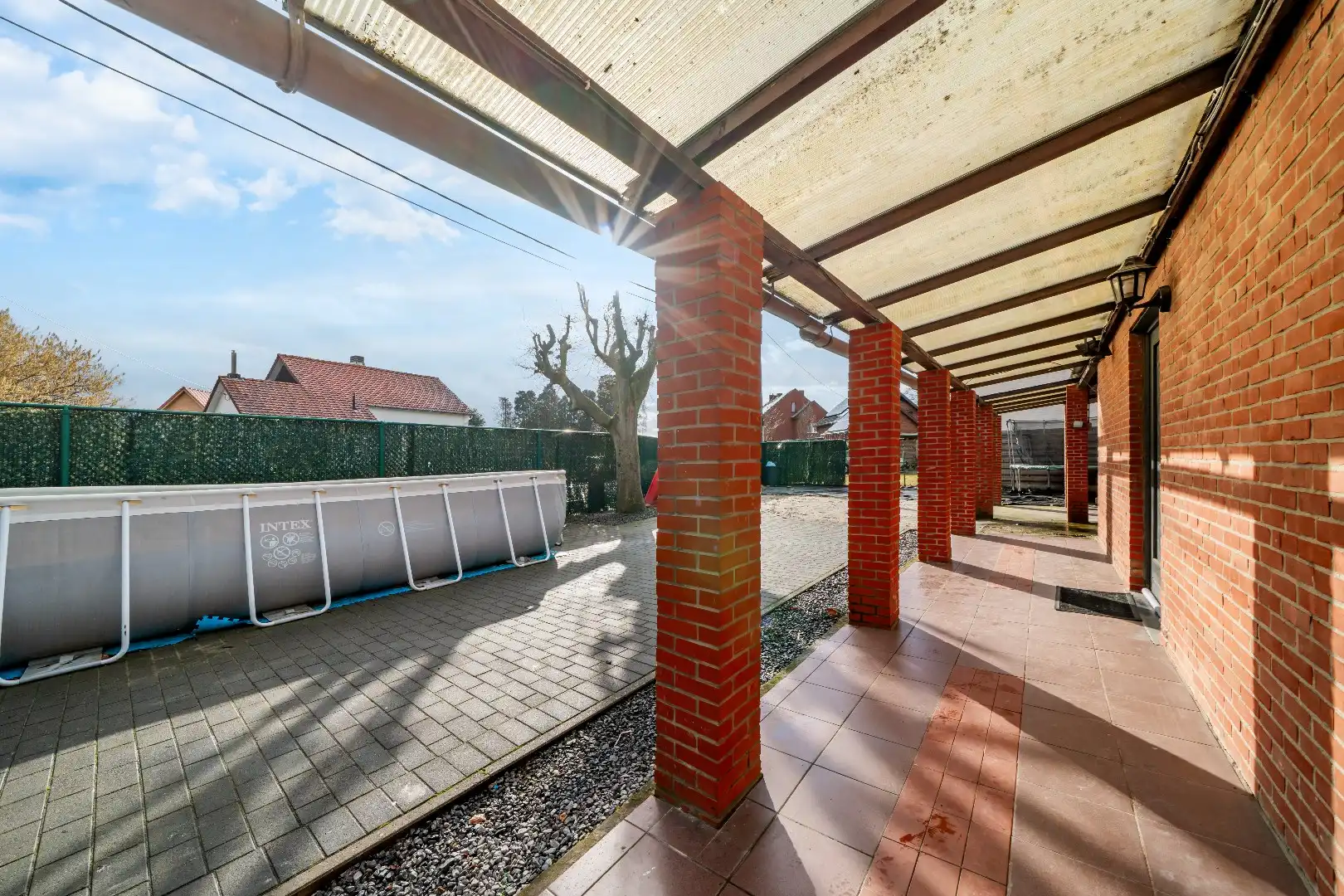  Ruime gezinswoning met polyvalente zij-aanbouw foto 3