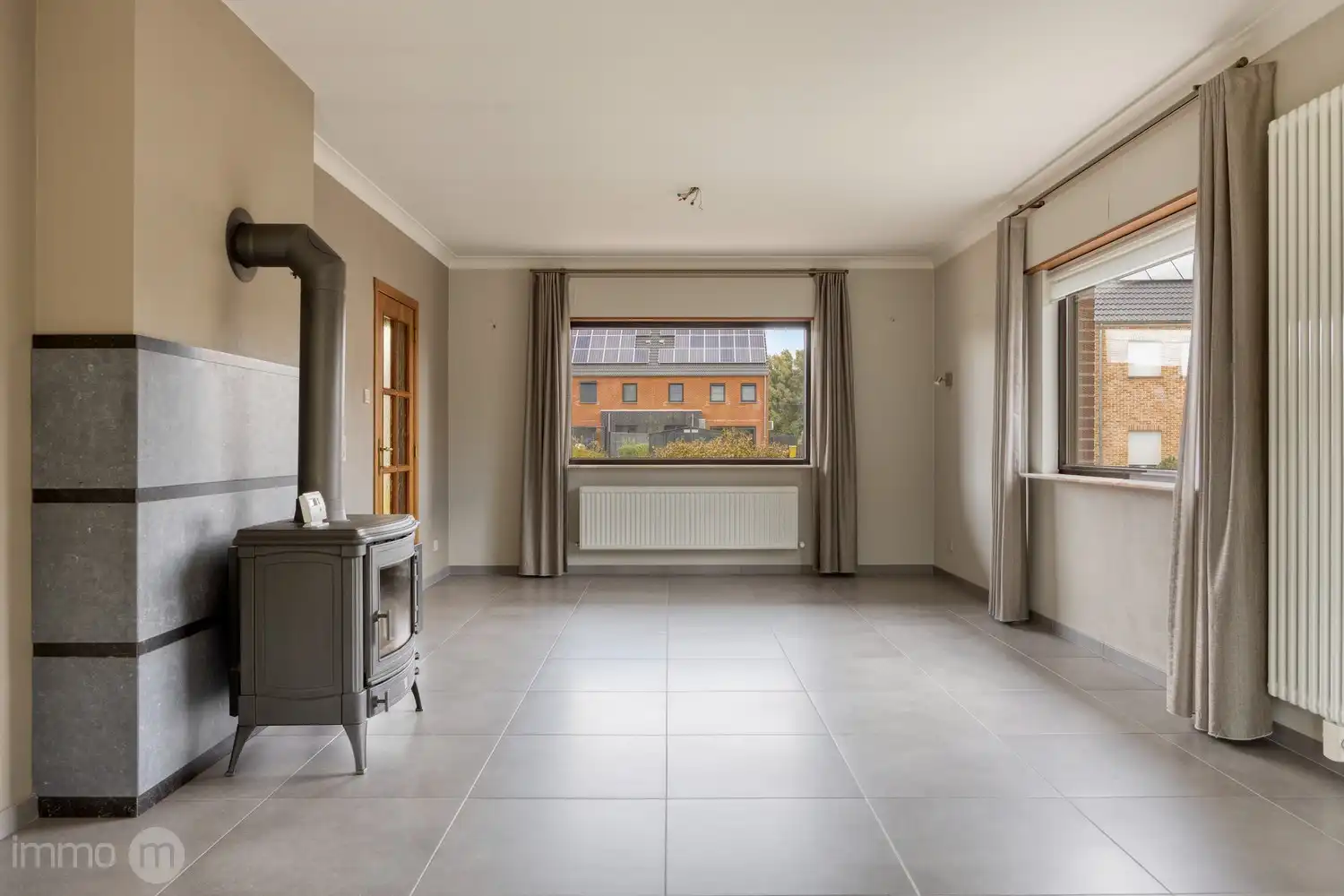 Uitstekend onderhouden open bebouwing met zonnepanelen en 3 tot 5 slaapkamers op prachtig perceel van 55a43ca foto 10