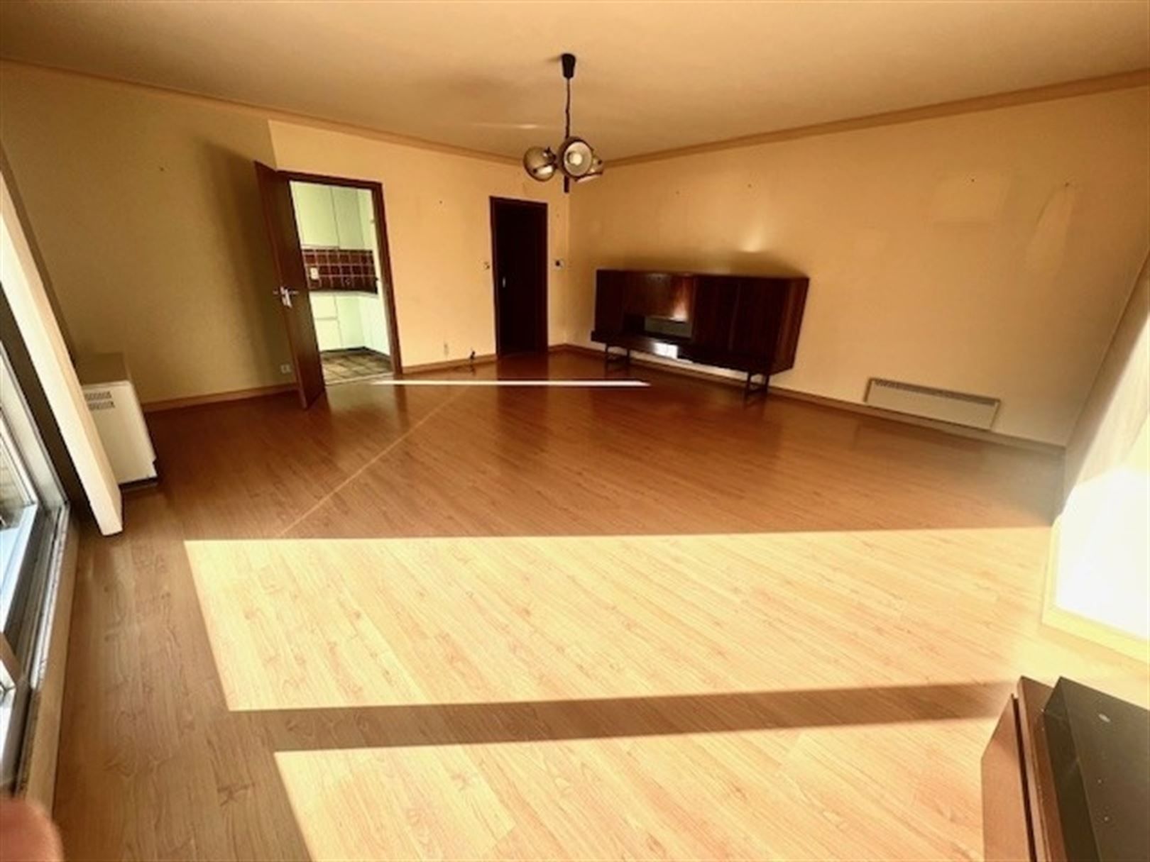 Centraal gelegen appartement met 2 slaapkmrs en autostaanplaats foto 3