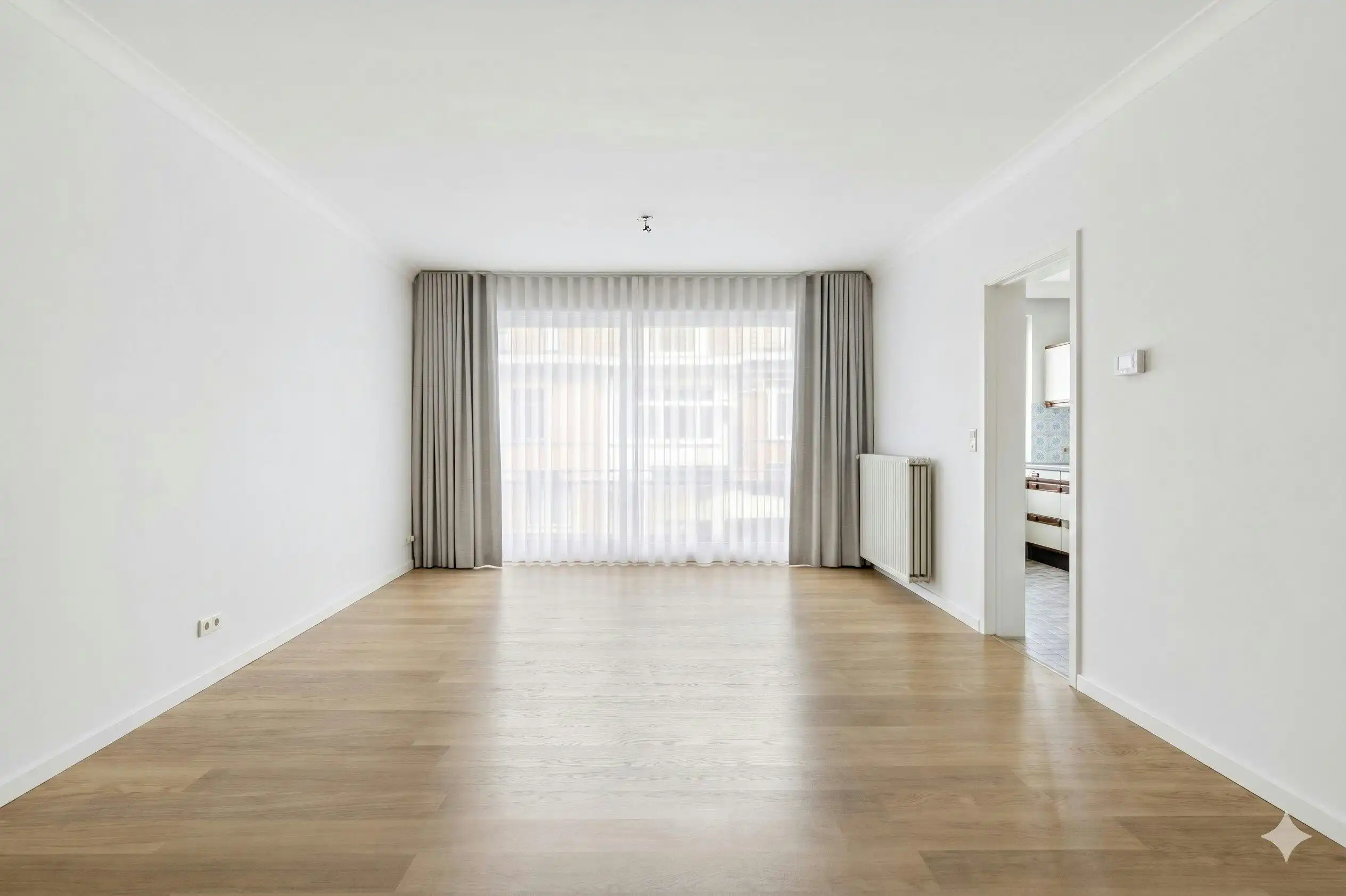Twee slaapkamer appartement te koop in Kortrijk! foto {{pictureIndex}}