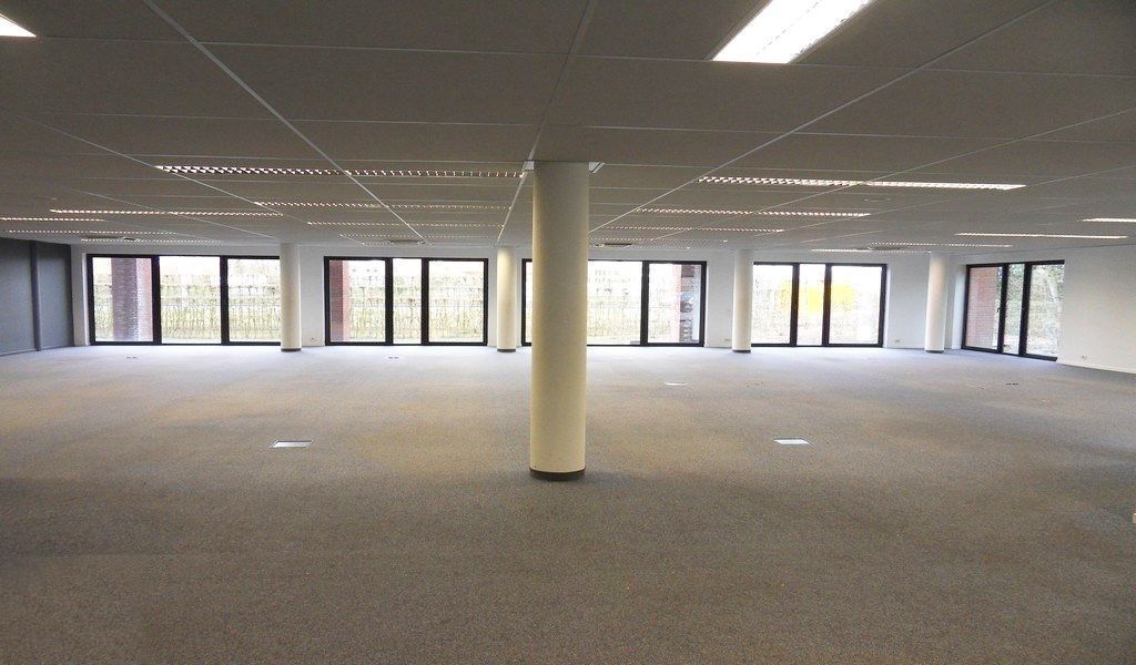 Kantoorruimte te huur in Clinton Park in Roeselare foto 17