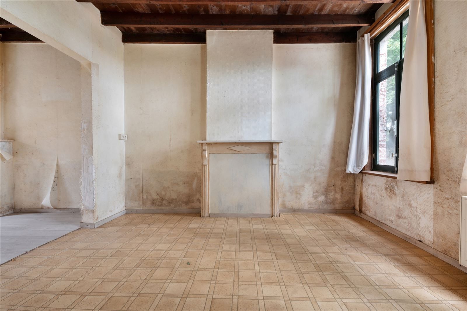 Kasteeldienstwoning te hartje Herzele foto 8