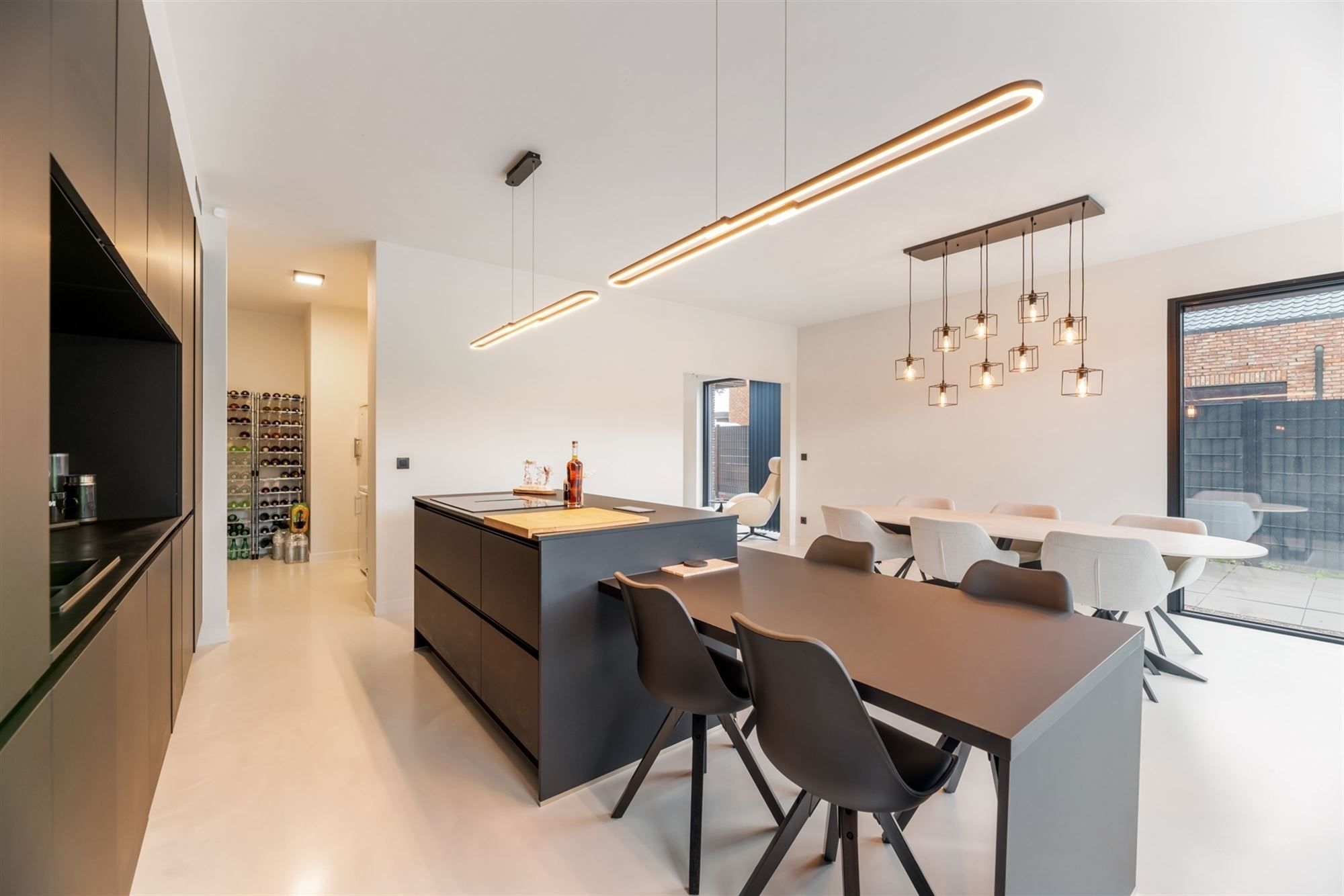 MODERNE VOLLEDIG AFGEWERKTE EN INSTAPKLARE WONING MET 3 SLAAPKAMERS EN POLYVALENTE KELDER VOOR BIJBEROEP foto 9