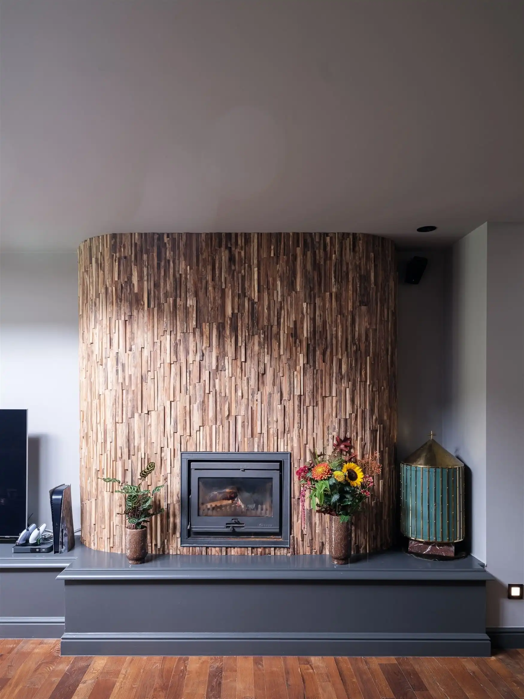 Loftgevoel achter een klassieke gevel; woning met verrassend interieur in centrum Zelzate. foto 8