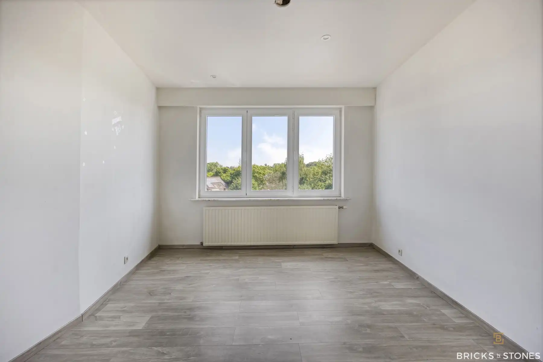 Instapklare woning met riante handelsruimte! foto 8