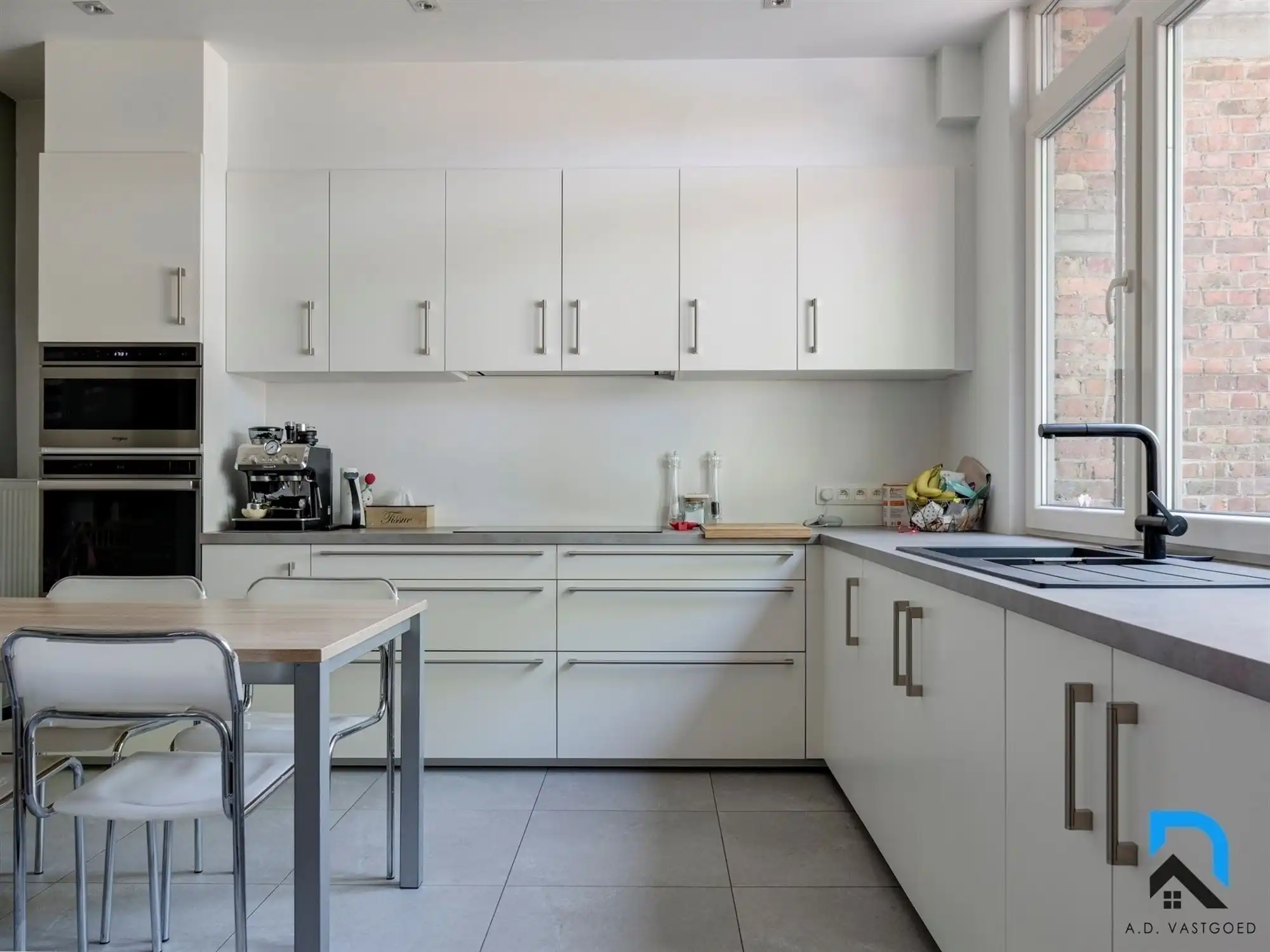 Woning met 5 slaapkamers op riant hoekperceel foto 9