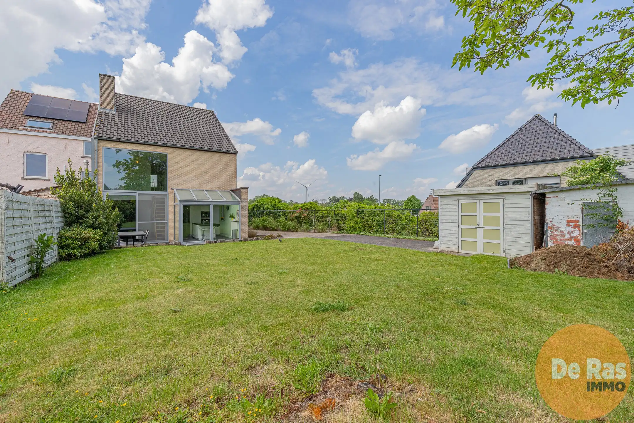 WELLE - Leuke halfopen bebouwing voorzien van alle comfort foto 3