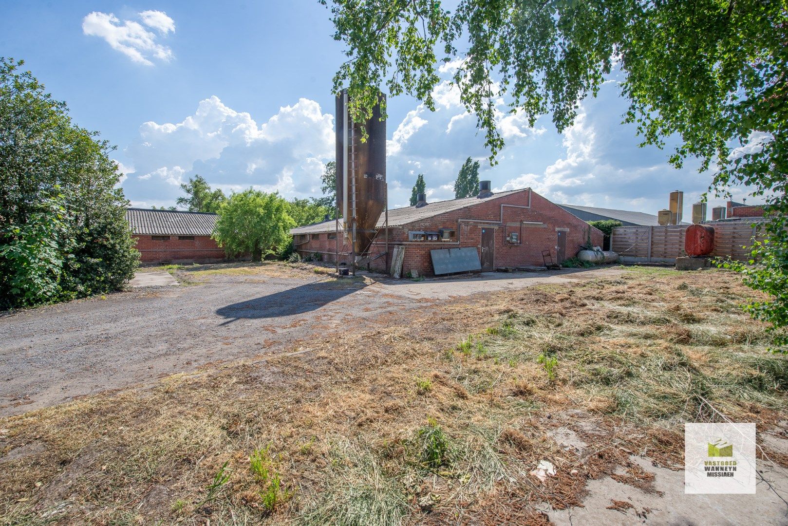 Hoeve met 2 varkensstallen en 1 hangar op 3.869 m2 foto 20