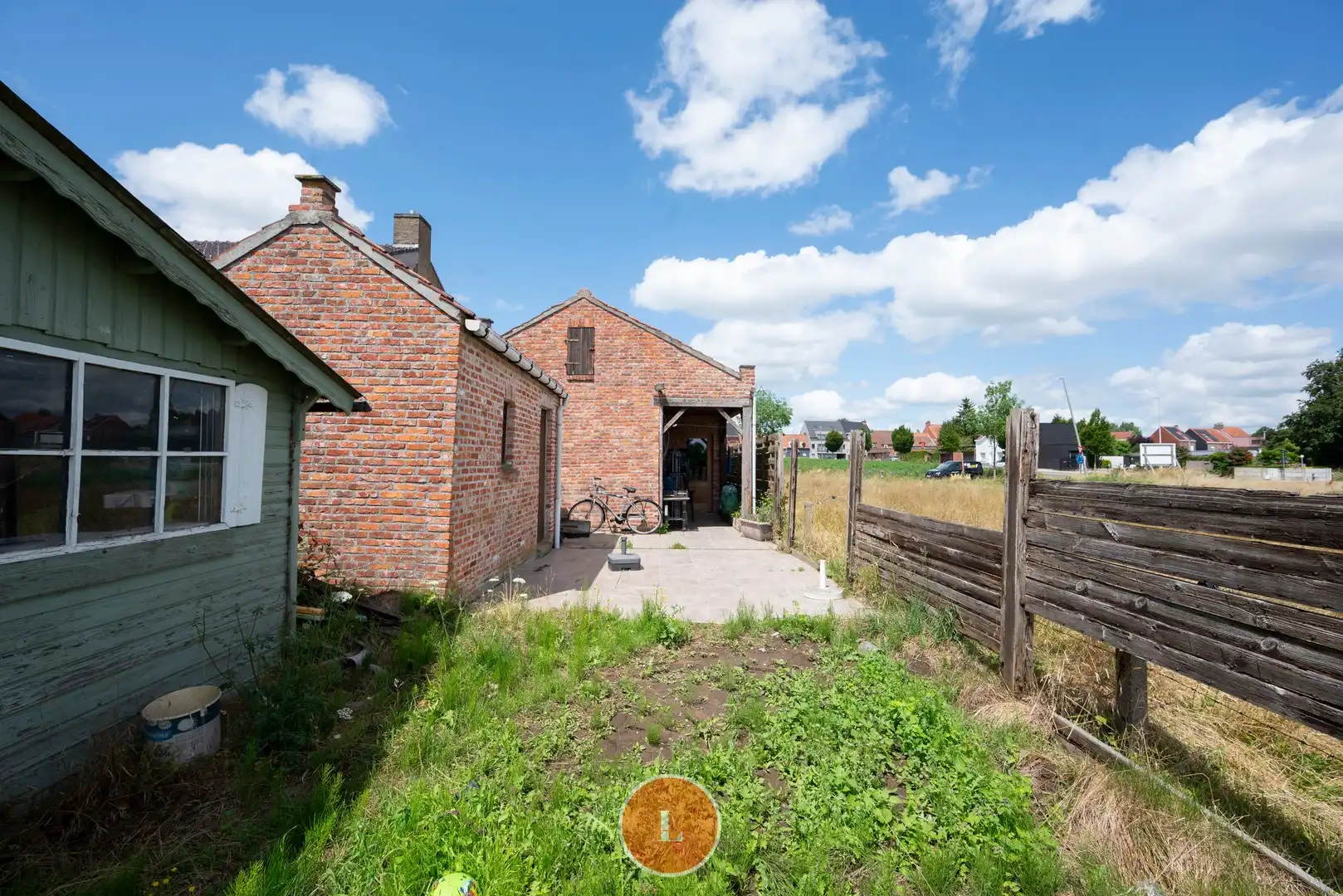 Bungalow met 2 slaapkamers, oprit en grote tuin foto 16