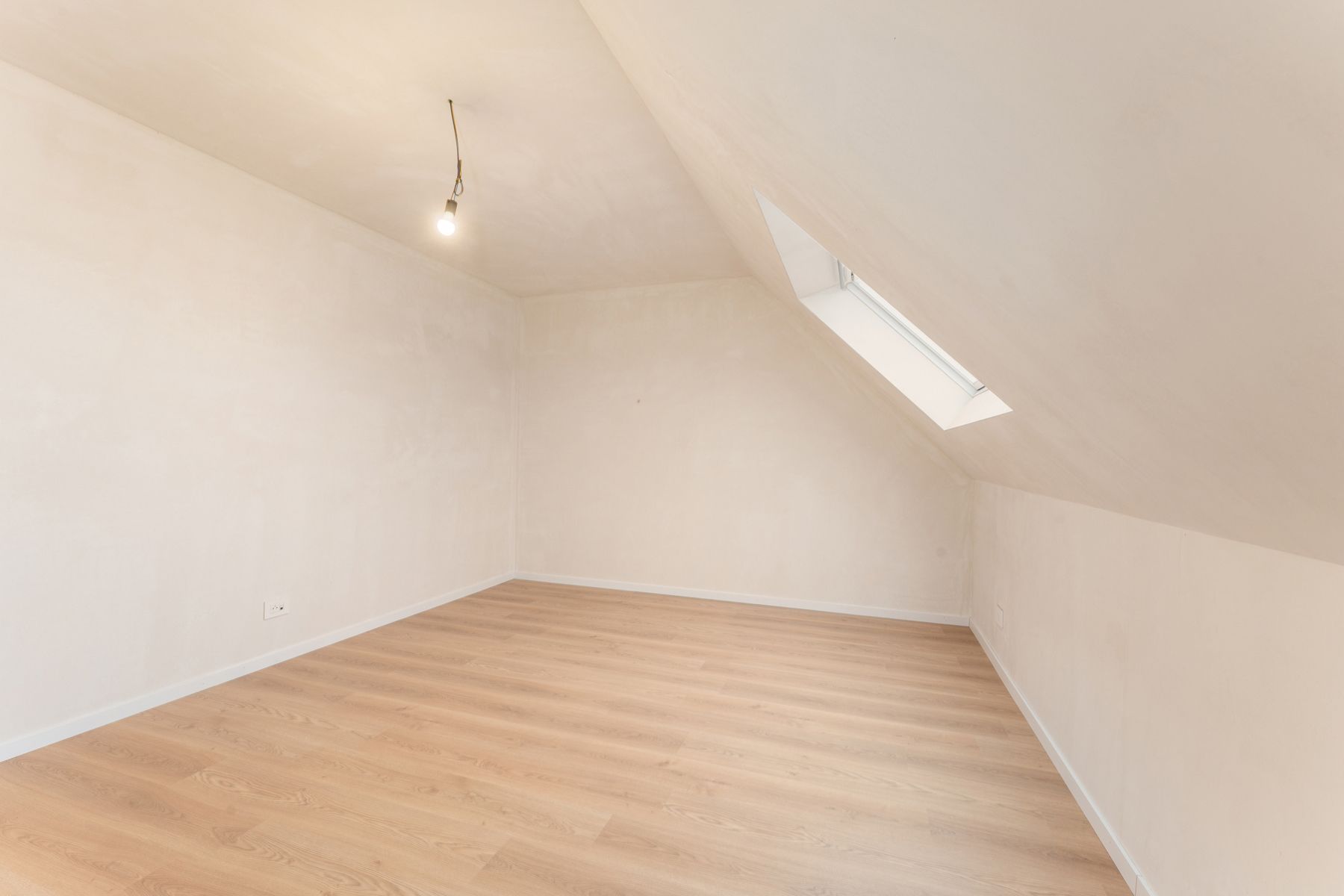 Halfopen nieuwbouwwoning foto 8