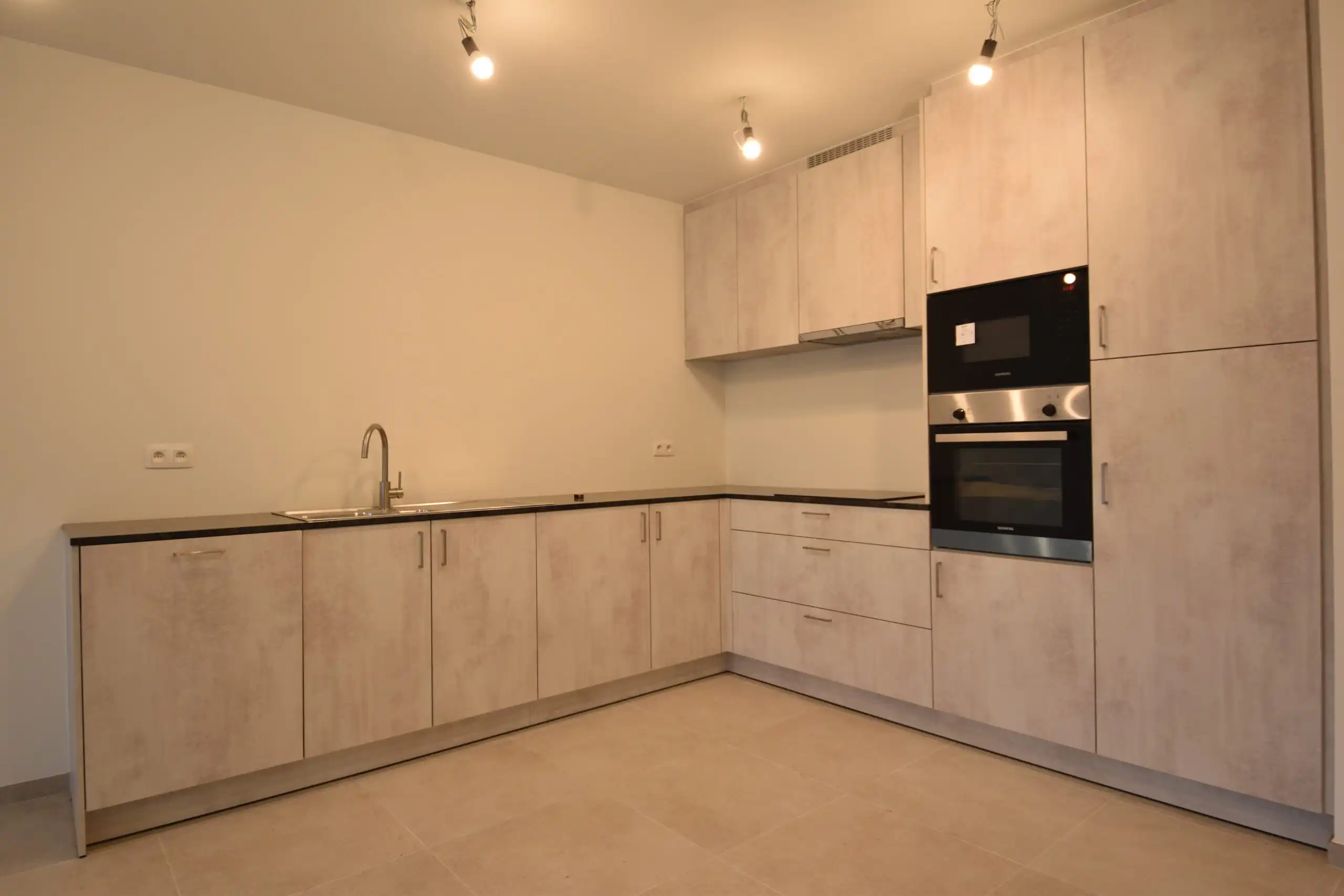 Nieuwbouwwoning te huur – energiezuinig en vlot bereikbaar foto 3