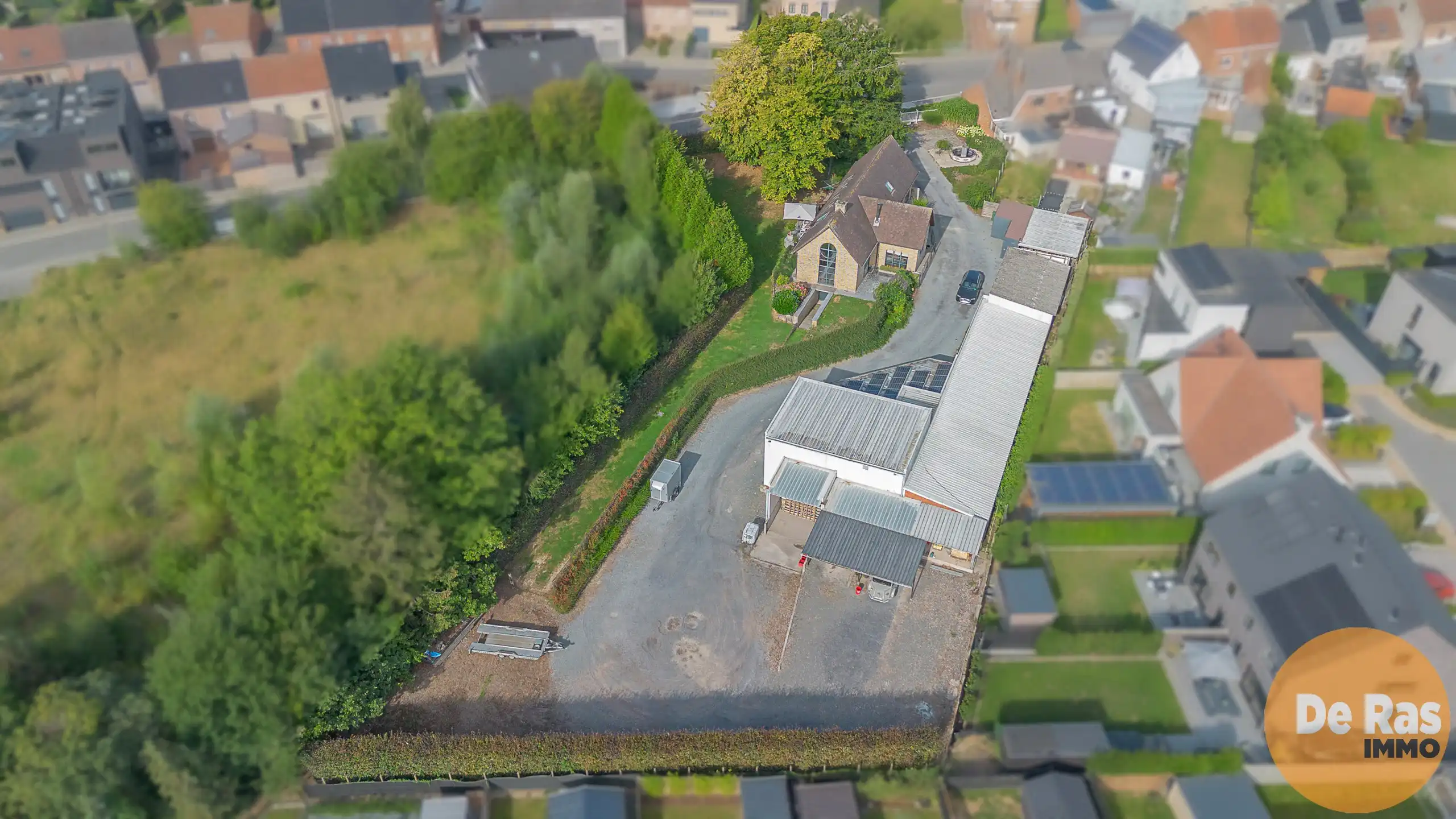 HERZELE – Multifunctionele loods met villa foto 2