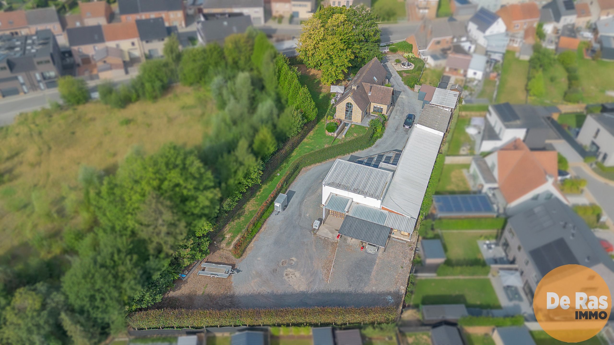 HERZELE – Multifunctionele loods met villa foto 2