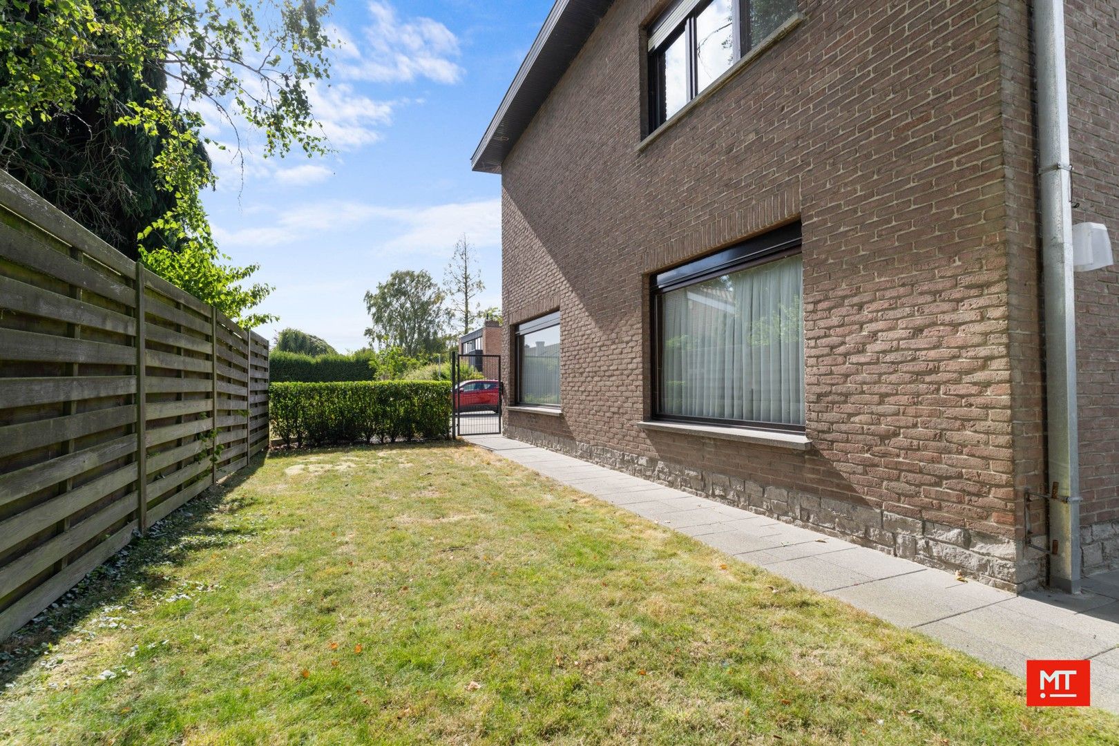 Kloeke, halfopen woning met 3 slaapkamers, garage en tuin op een rustige locatie in Wervik foto 19