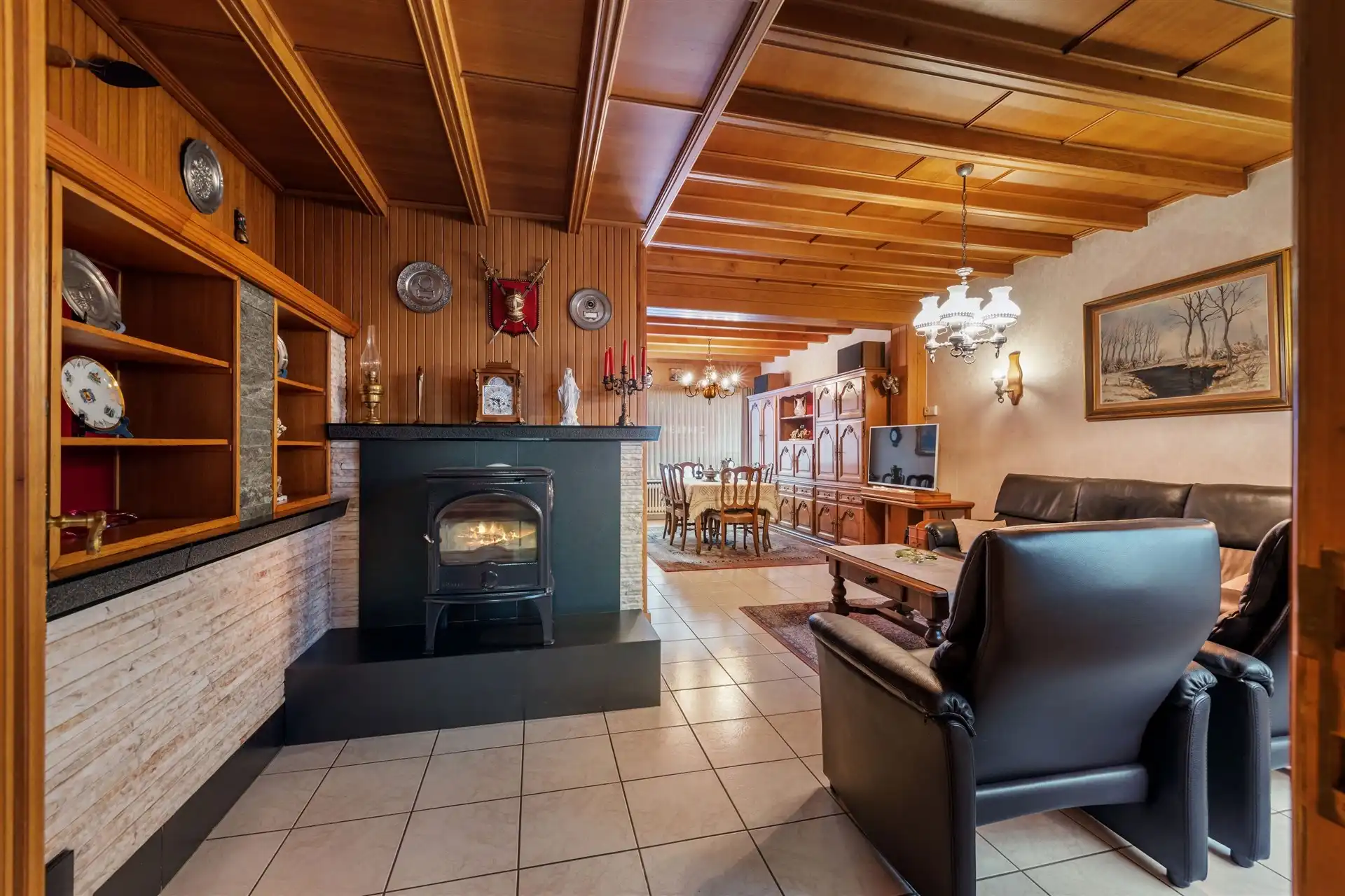 Instapklare gezinswoning met bijgebouwen op 520m² foto 3