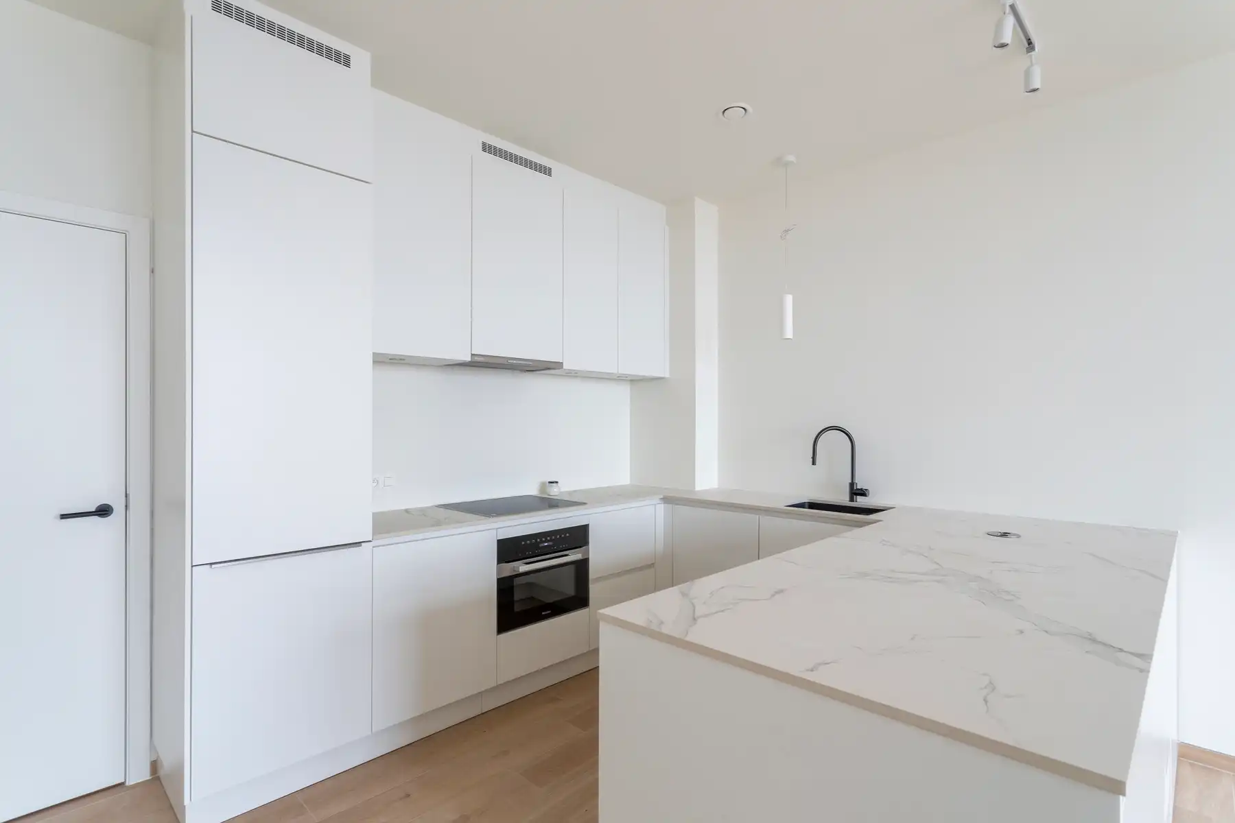 Nieuwbouwappartement met inpandig terras op toplocatie foto 3