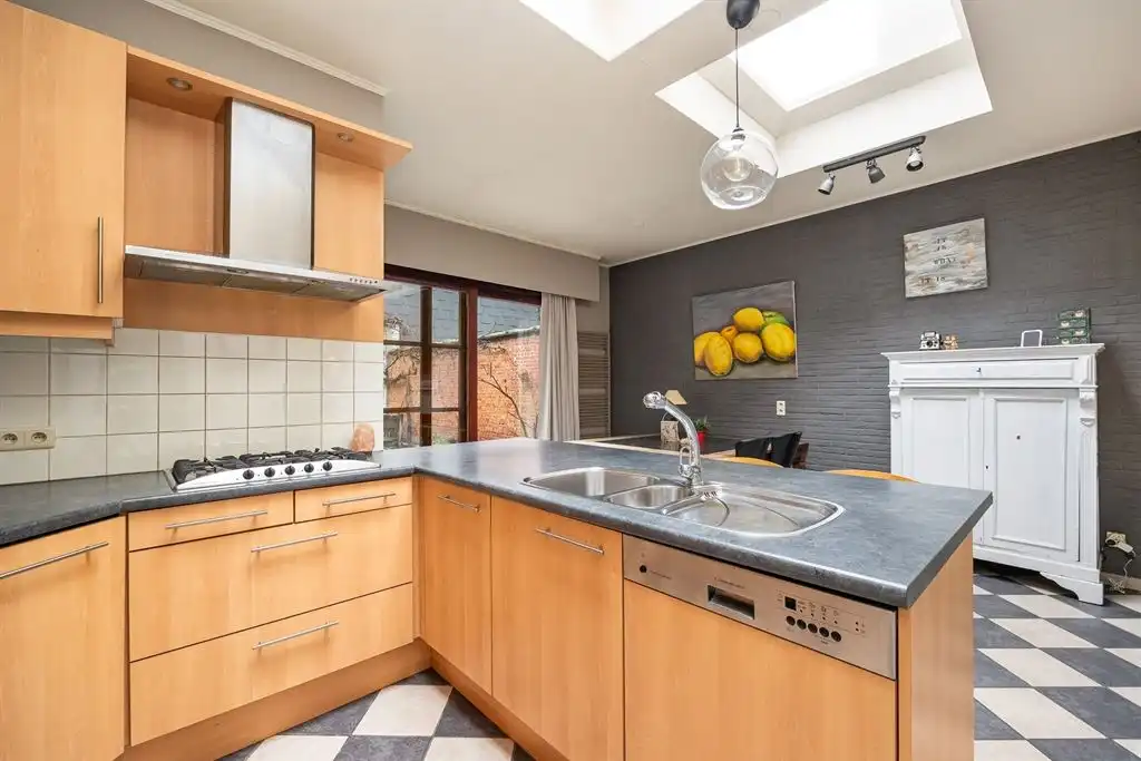 Charmant herenhuis met 4 slaapkamers foto 7