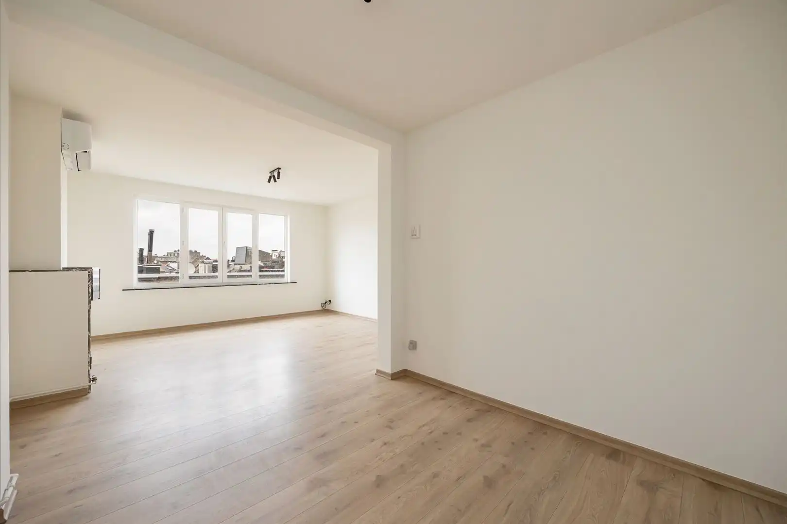 Gerenoveerd appartement in het hippe BOHO foto 6