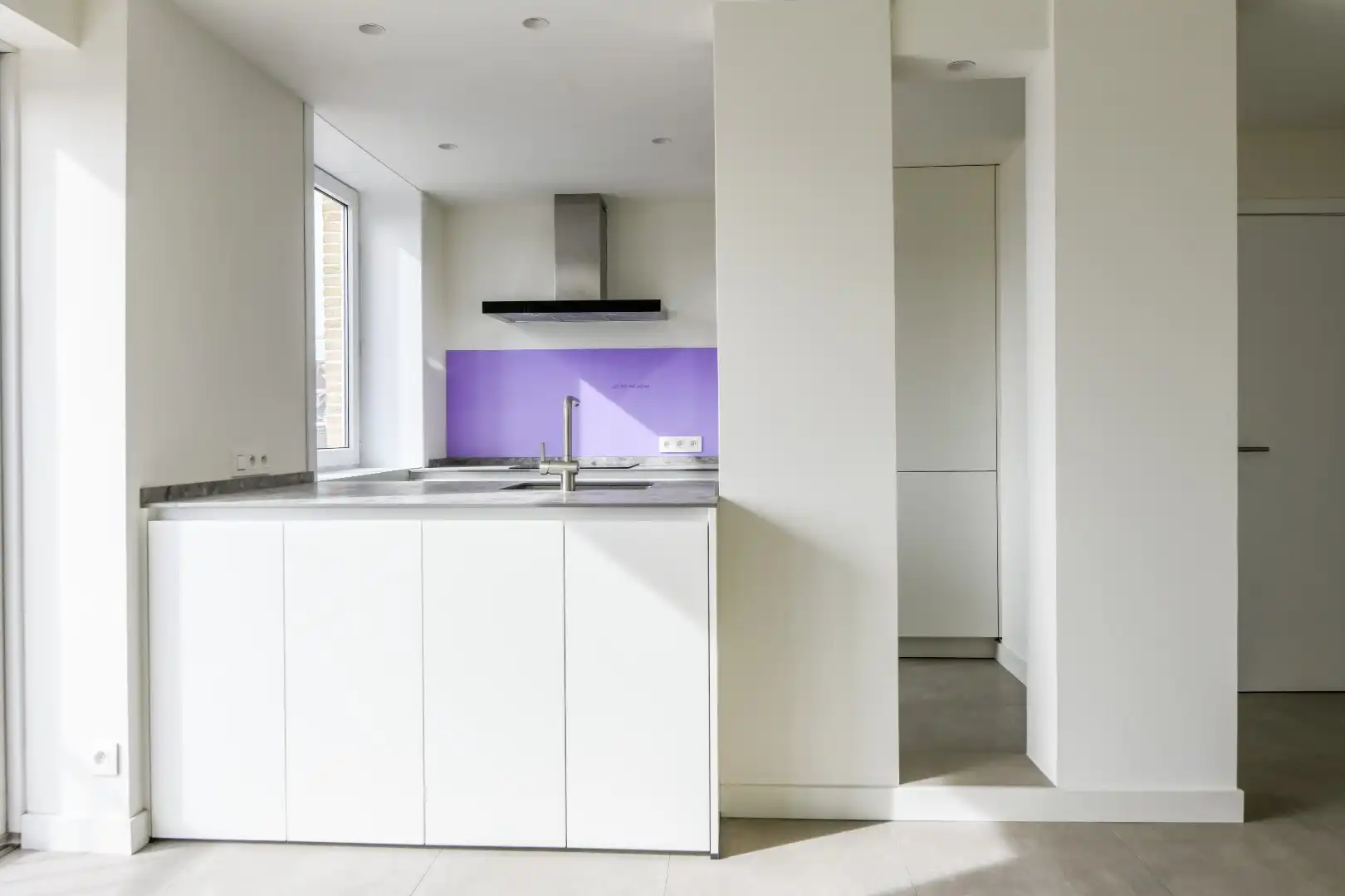 Prachtig gerenoveerd duplexappartement met groot zonneterras en open zicht, gelegen vlakbij de Zoutelaan en de Dumortierlaan. foto 4