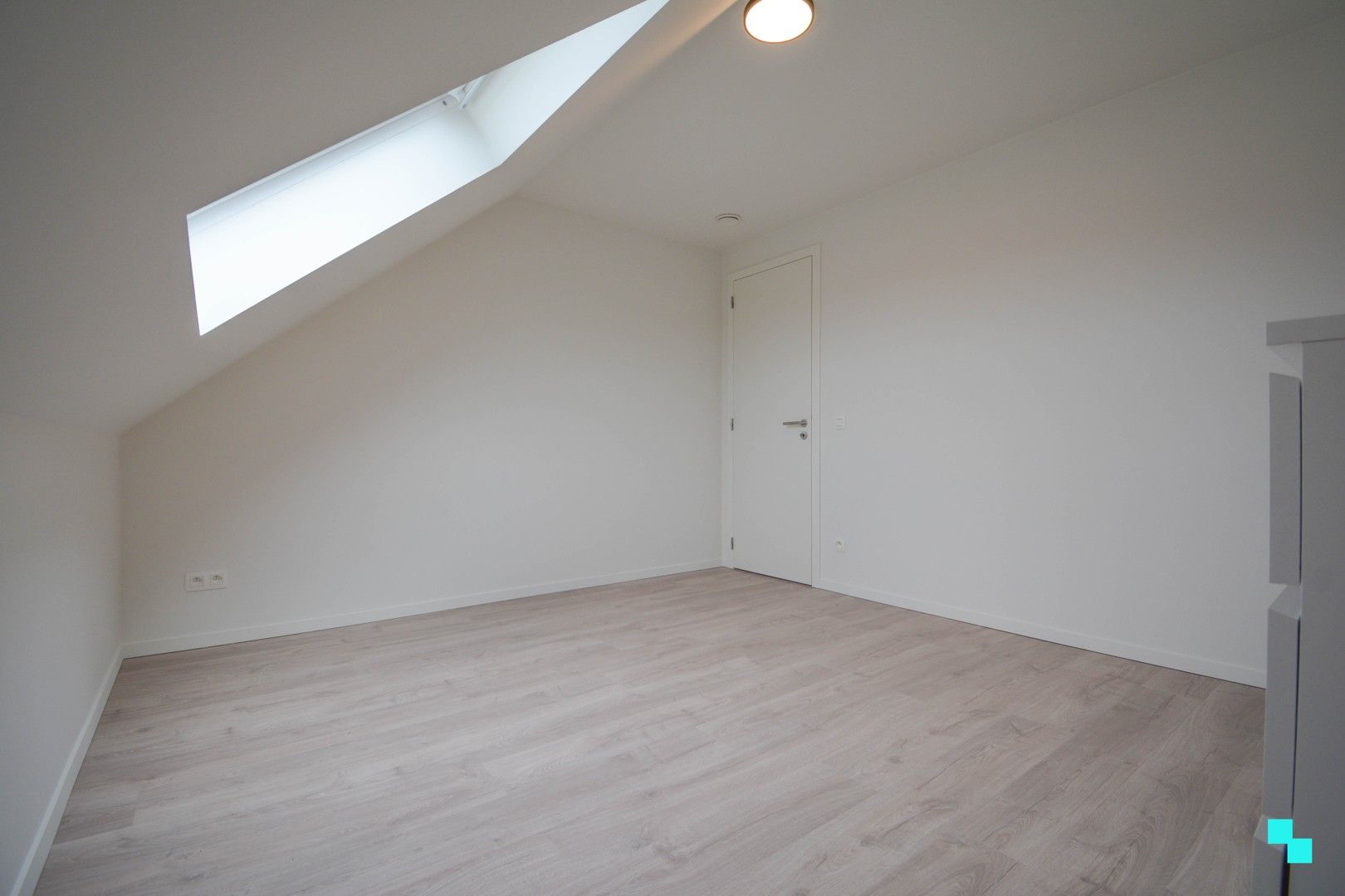 Nieuwbouwwoning met vier slaapkamers te Roeselare foto 18