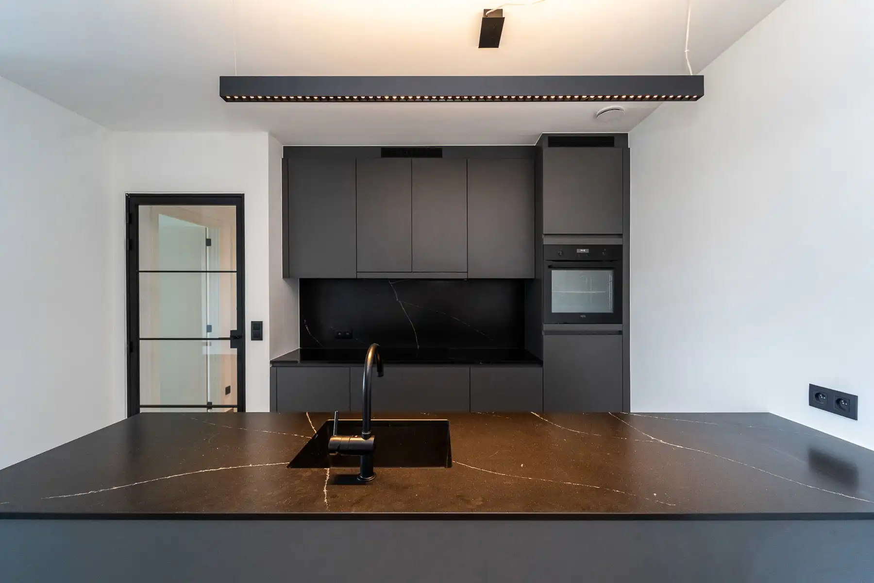 Ruim 2 slaapkamer appartement met droomterras foto 4