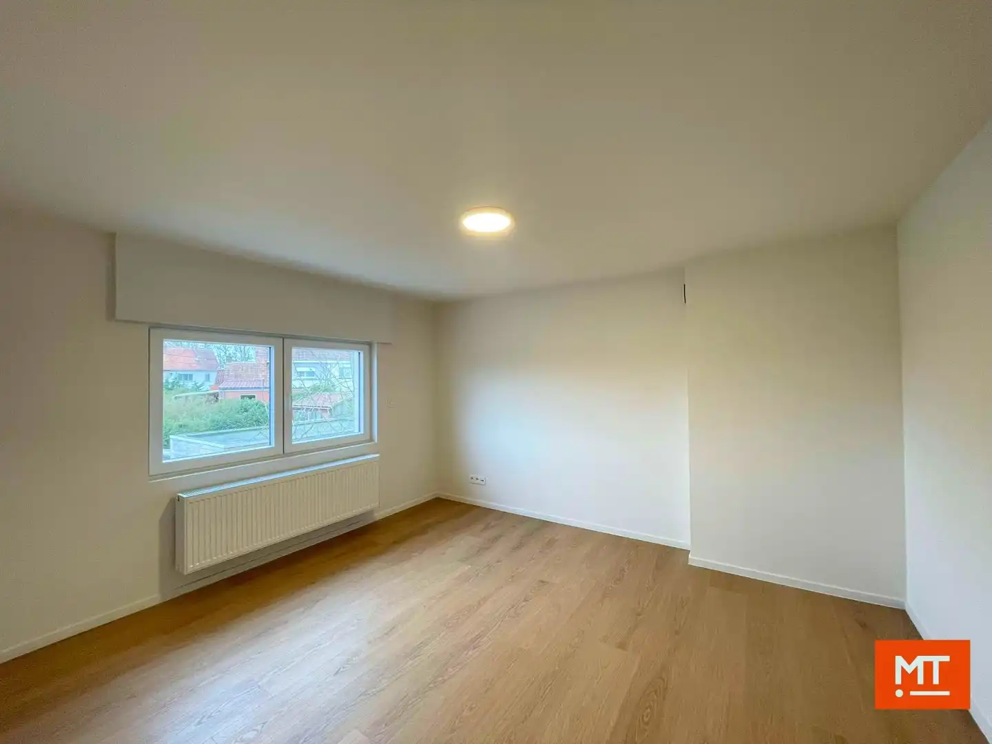 Gerenoveerde halfopen woning te huur in de dorpskern van Beselare foto 7