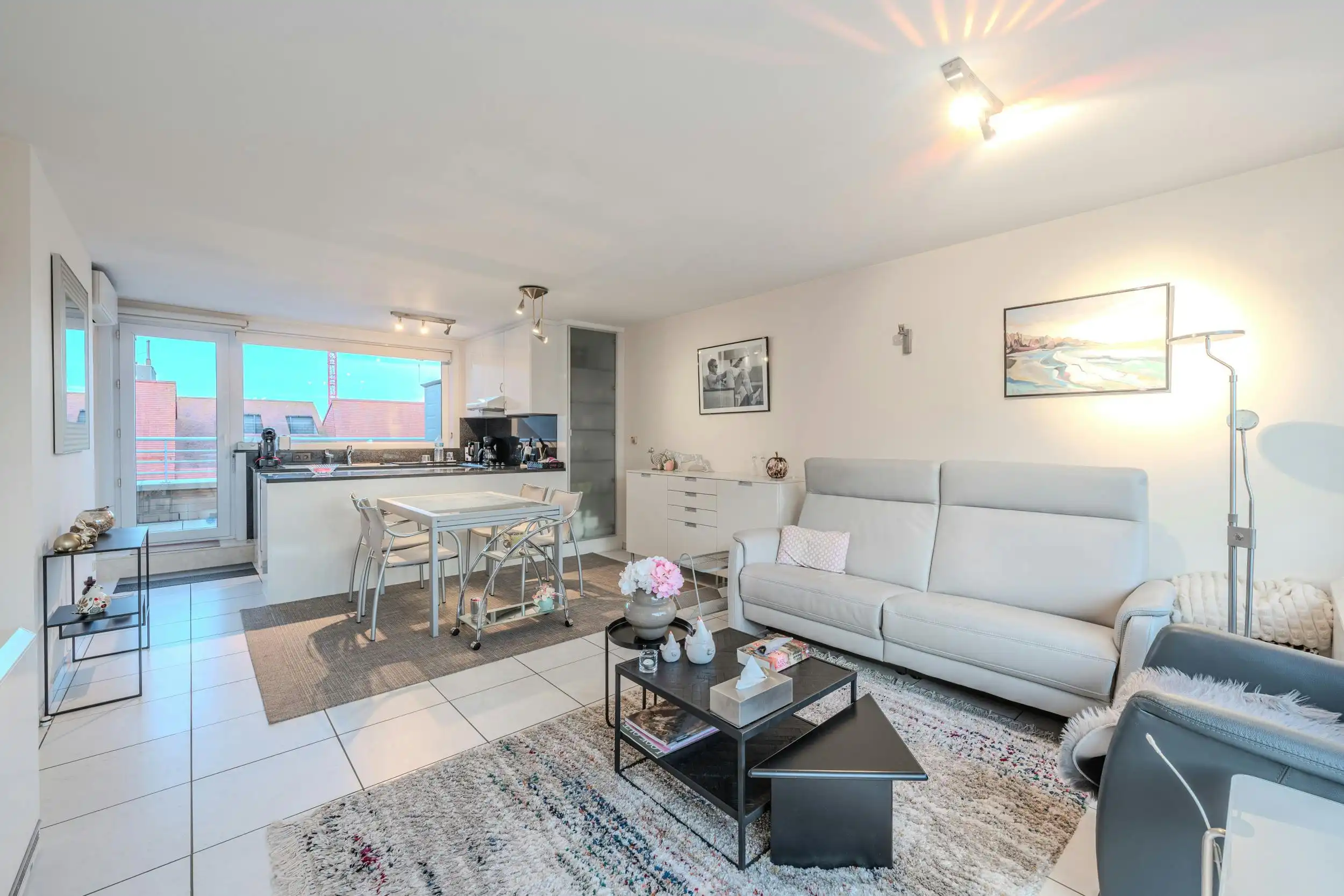 Prachtig appartement met ruime terrassen en zijdelings zeezicht! foto 9