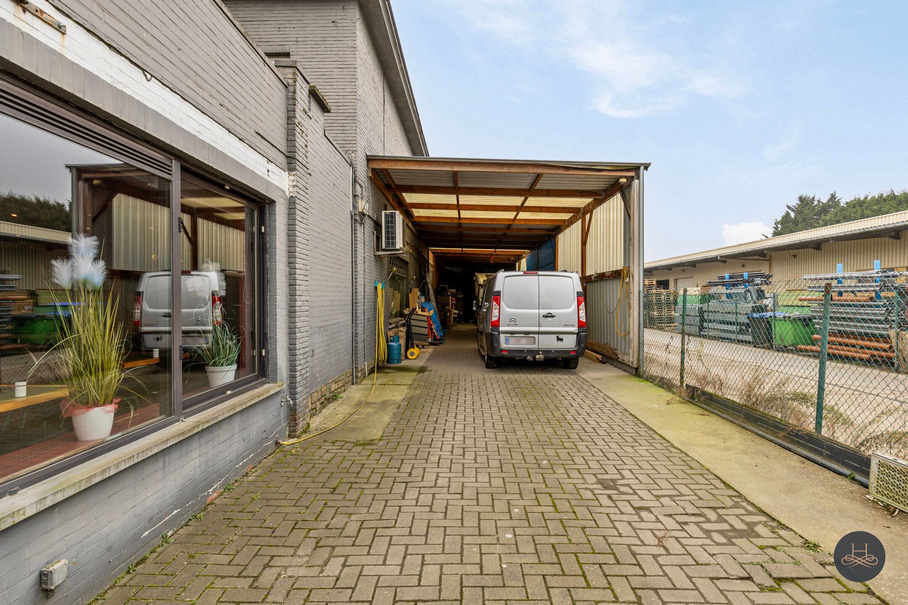 Strategisch gelegen handelspand met woonst foto 36