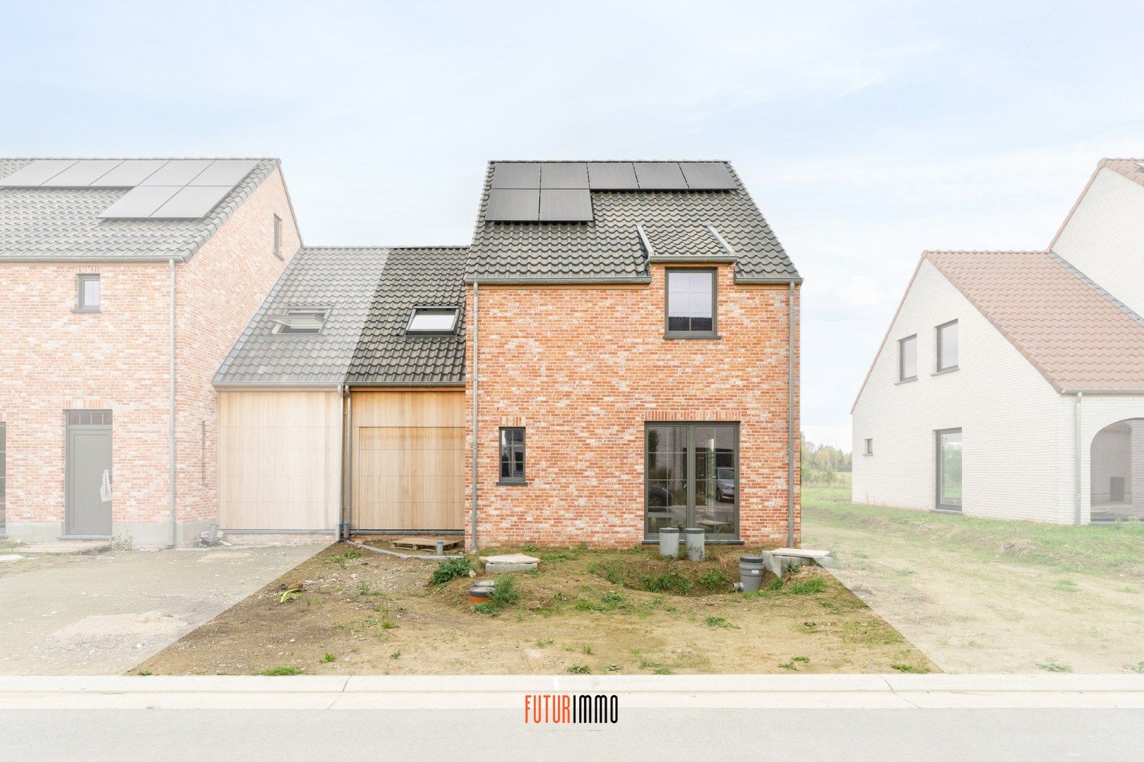 Nieuwbouwwoning met garage foto {{pictureIndex}}