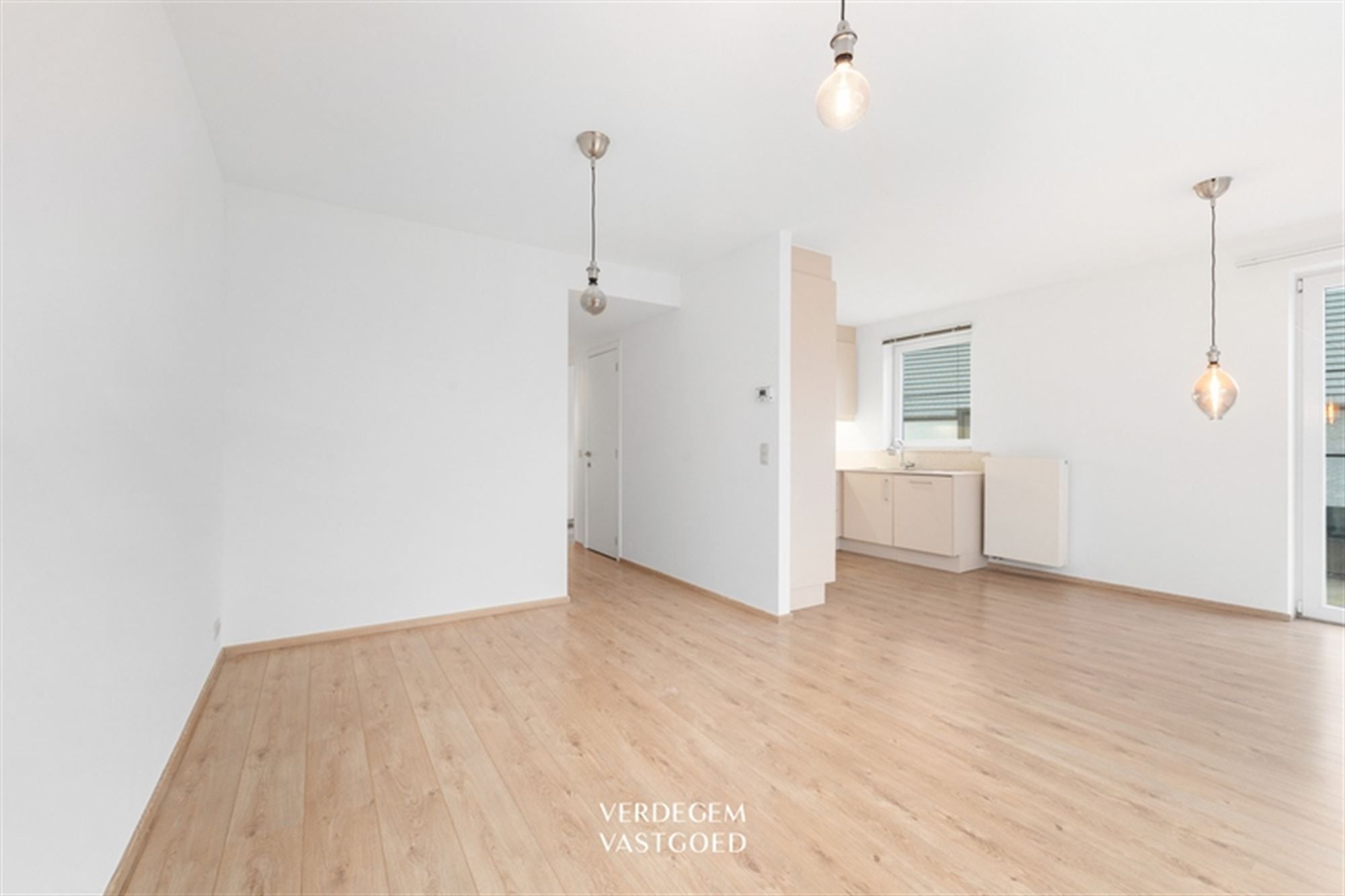 Zeer rustig gelegen appartement op de 1ste verdieping met 2+1 slaapkamers en 2 autostaanplaatsen foto 3