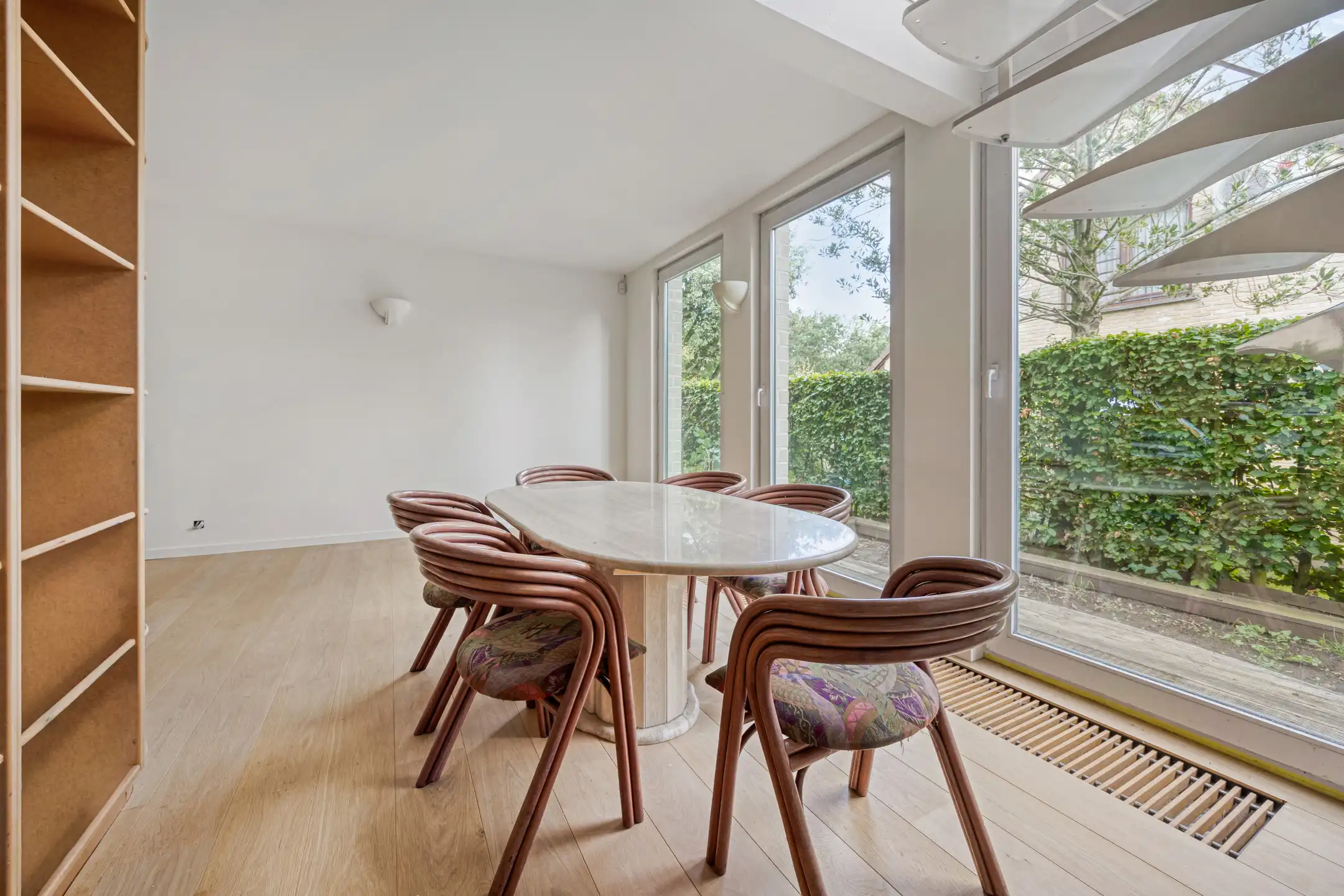 Ruime villa met prachtig groen verzicht foto 31