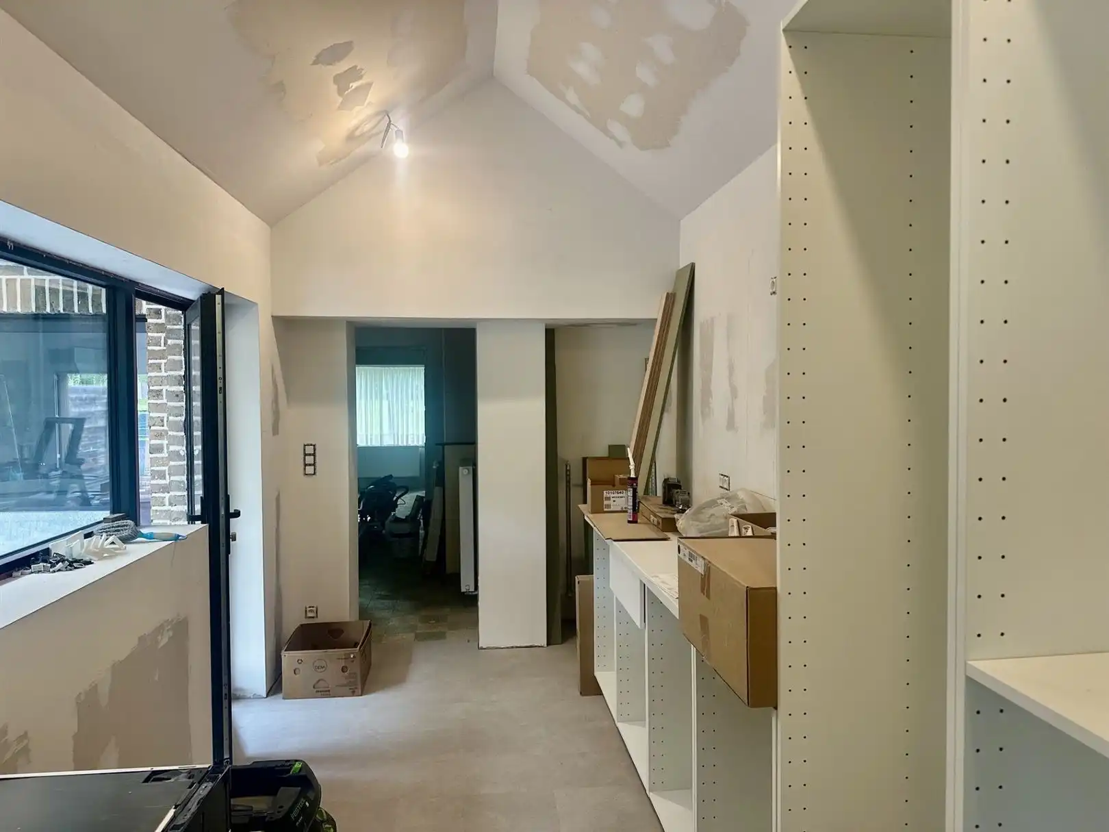 Gerenoveerde woning met 3 slaapkamers foto {{pictureIndex}}