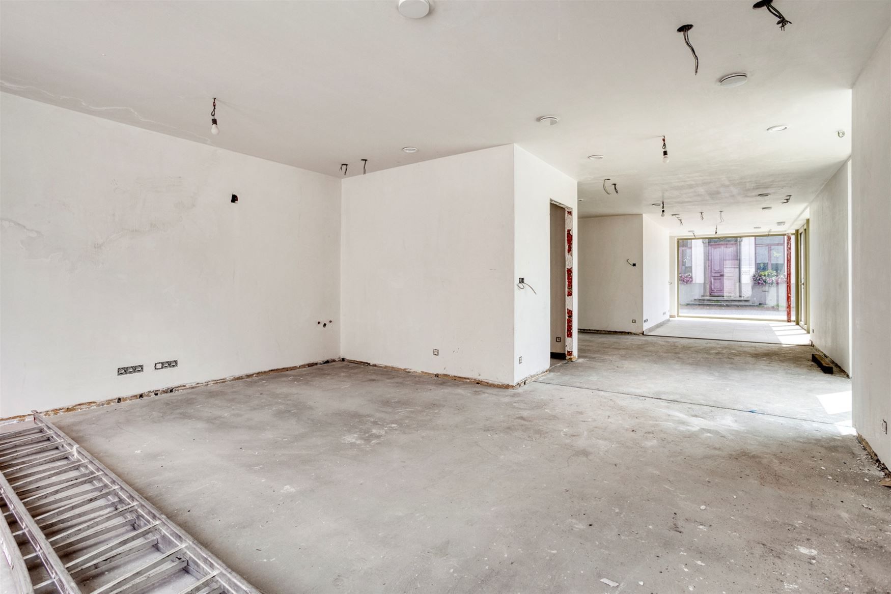 Gelijkvloers handelspand gelegen op toplocatie foto 8
