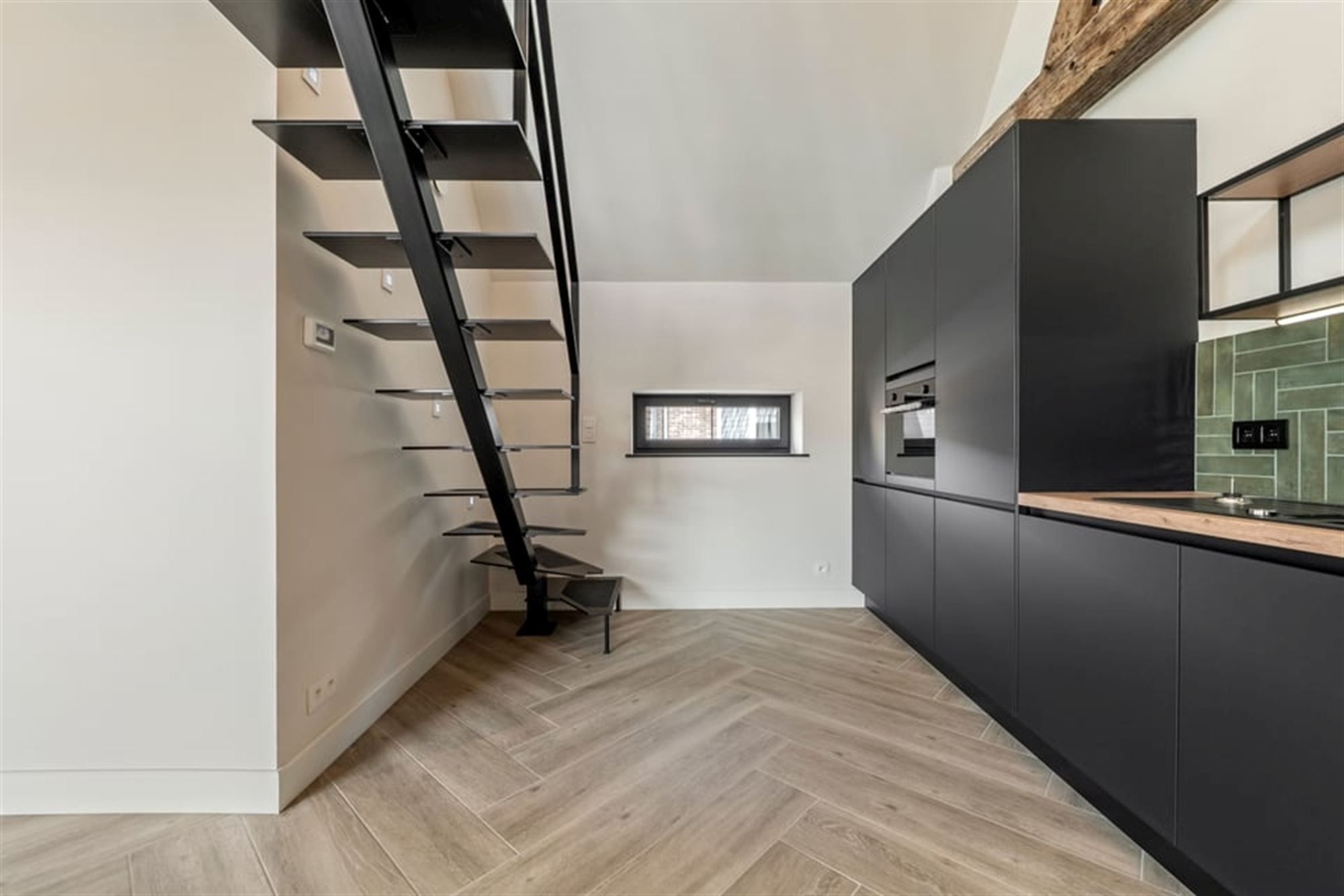 PRACHTIG GERENOVEERD APPARTEMENT MET 2 TERRASSEN TE HUUR MIDDENIN HET CENTRUM VAN SINT-TRUIDEN  foto 7