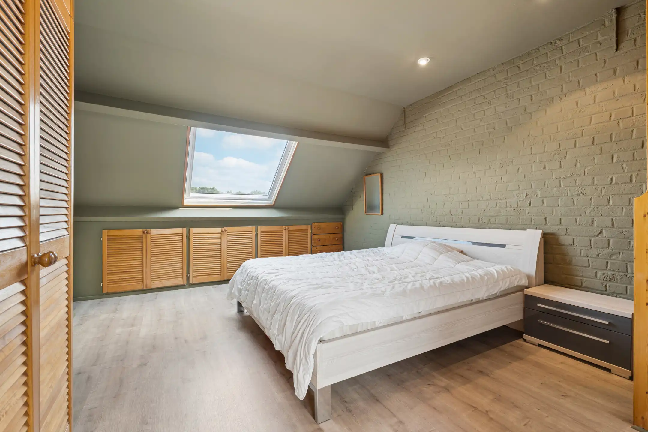 Gezellige, instapklare 2-gevelwoning nabij centrum Okegem foto 21