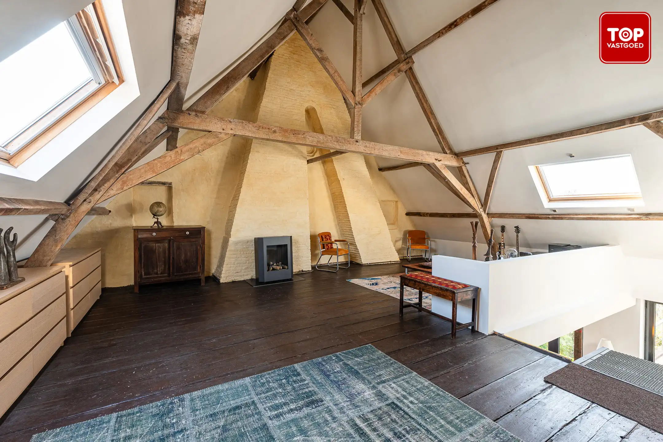 Authentieke en ruime woning met 3 slaapkamers, groot atelier en zonnige tuin foto 15