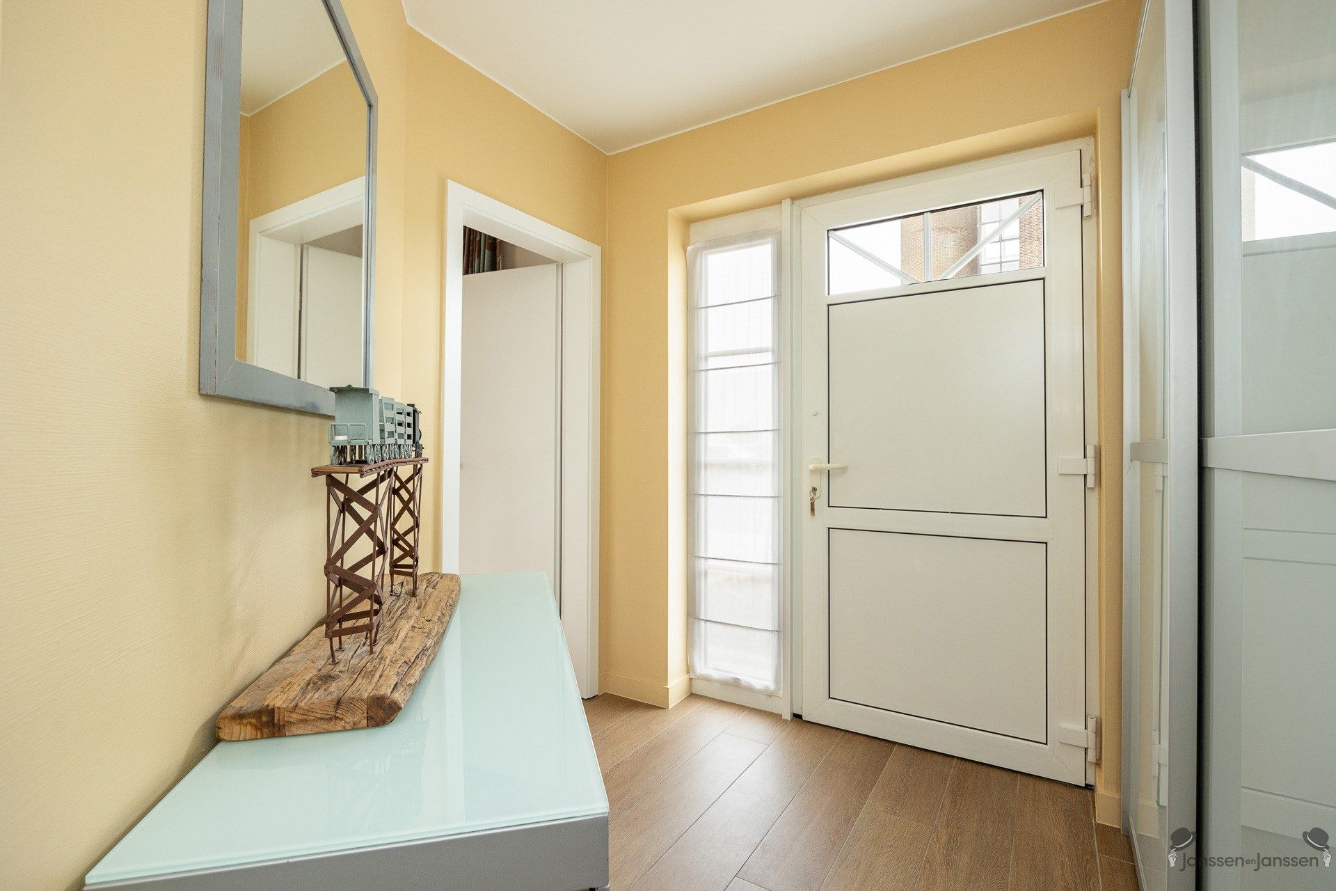 Energiezuinige instapklare woning met royale tuin foto 5