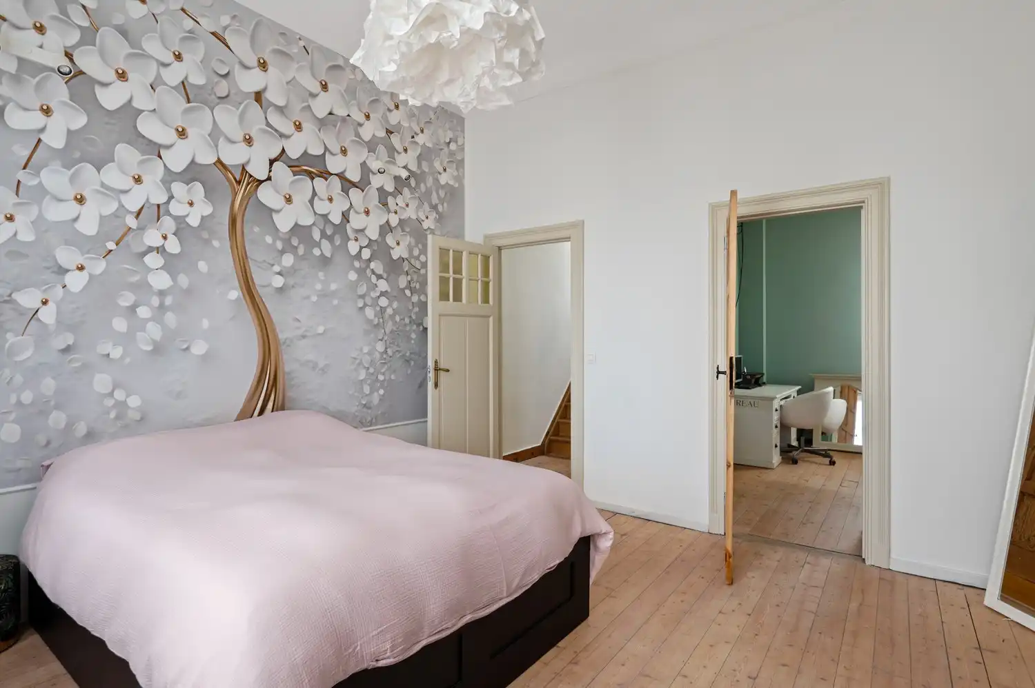 Prachtig herenhuis met 4 slaapkamers en tuin in Wijnegem! foto 25