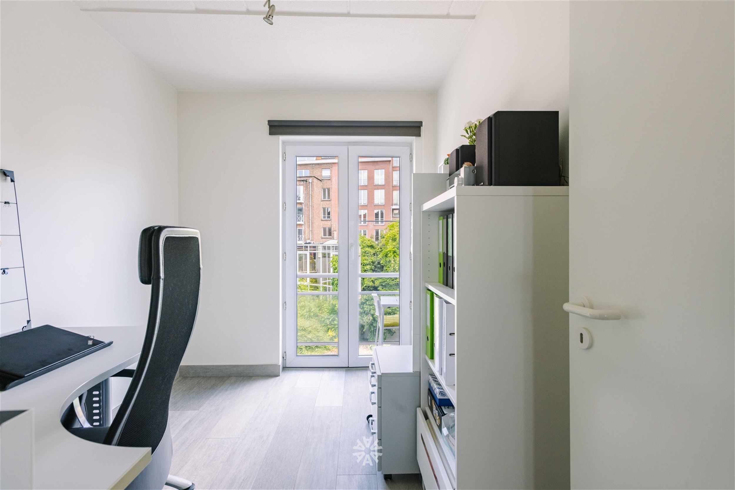 Gerenoveerd appartement met 2 slaapkamers aan station Gent-Sint-Pieters!  foto 8